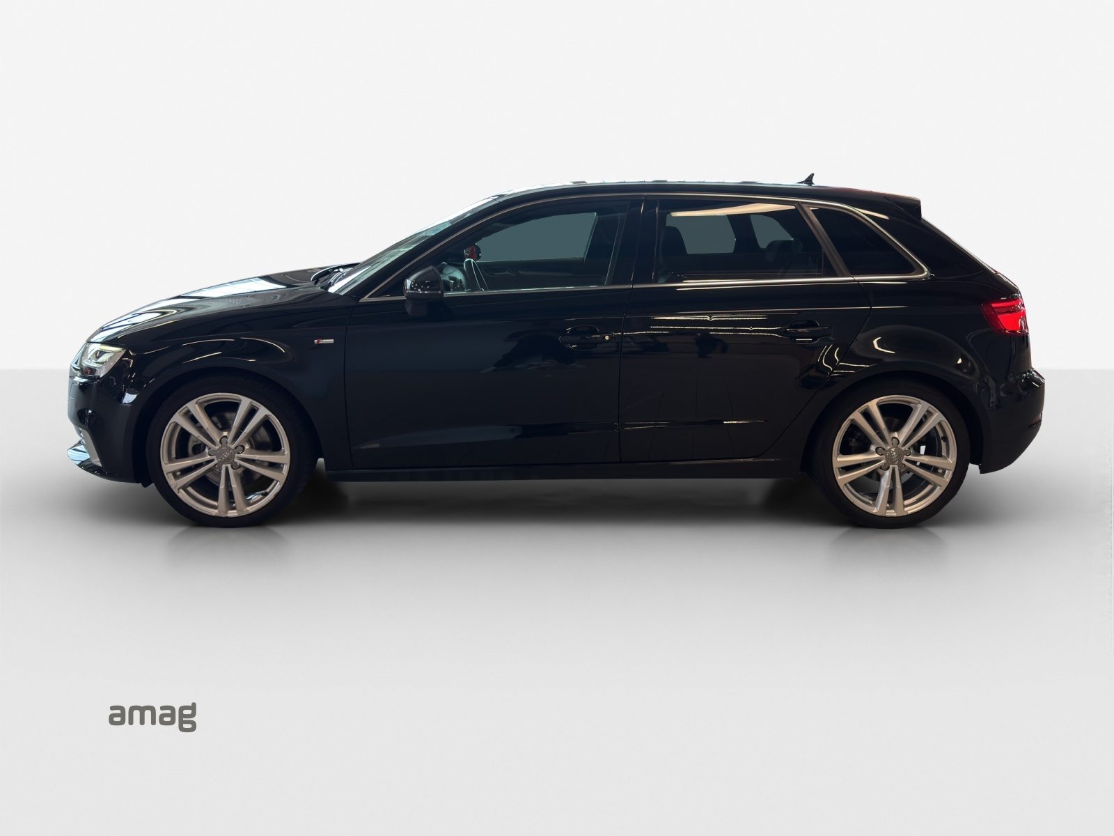 AUDI A3 Sportback 40 TFSI sport, Benzin, Occasion / Gebraucht, Automatik - 2