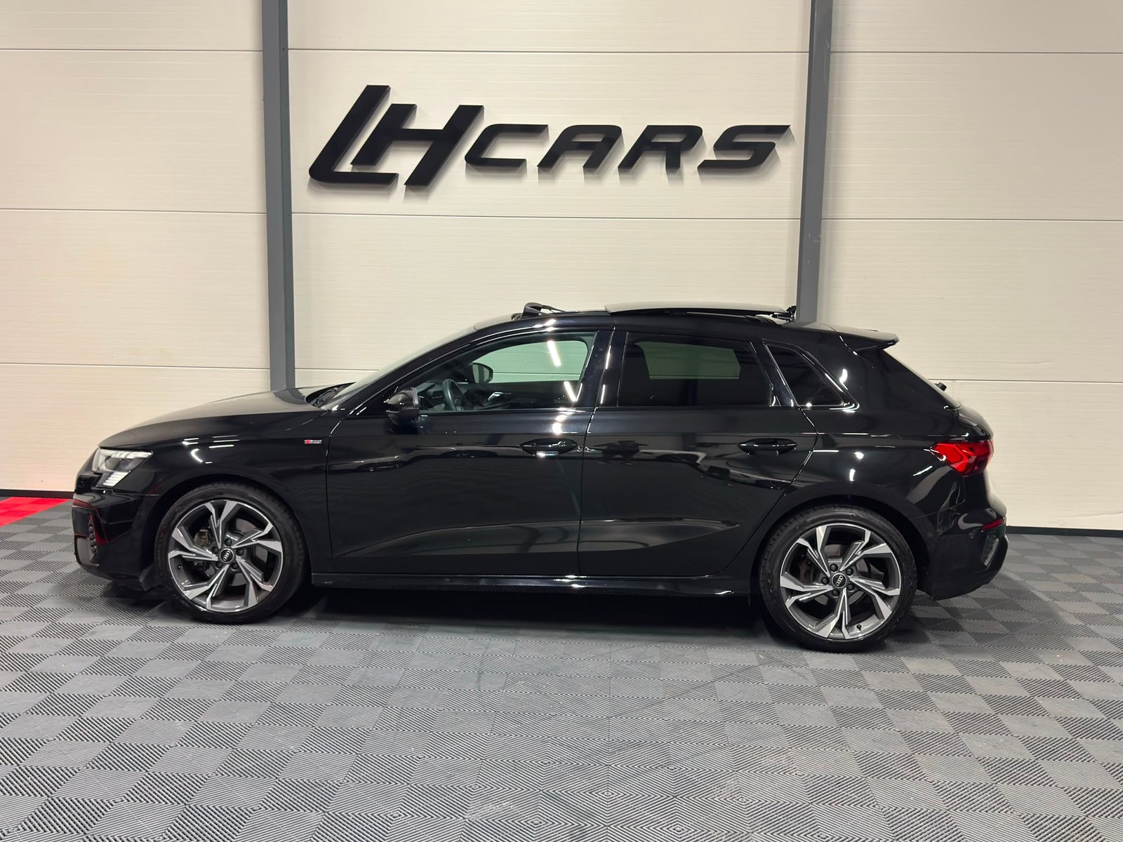 AUDI A3 Sportback 2.0 40 TFSI S Line quattro S-Tronic, Petrol, Second hand / Used, Automatic - 2
