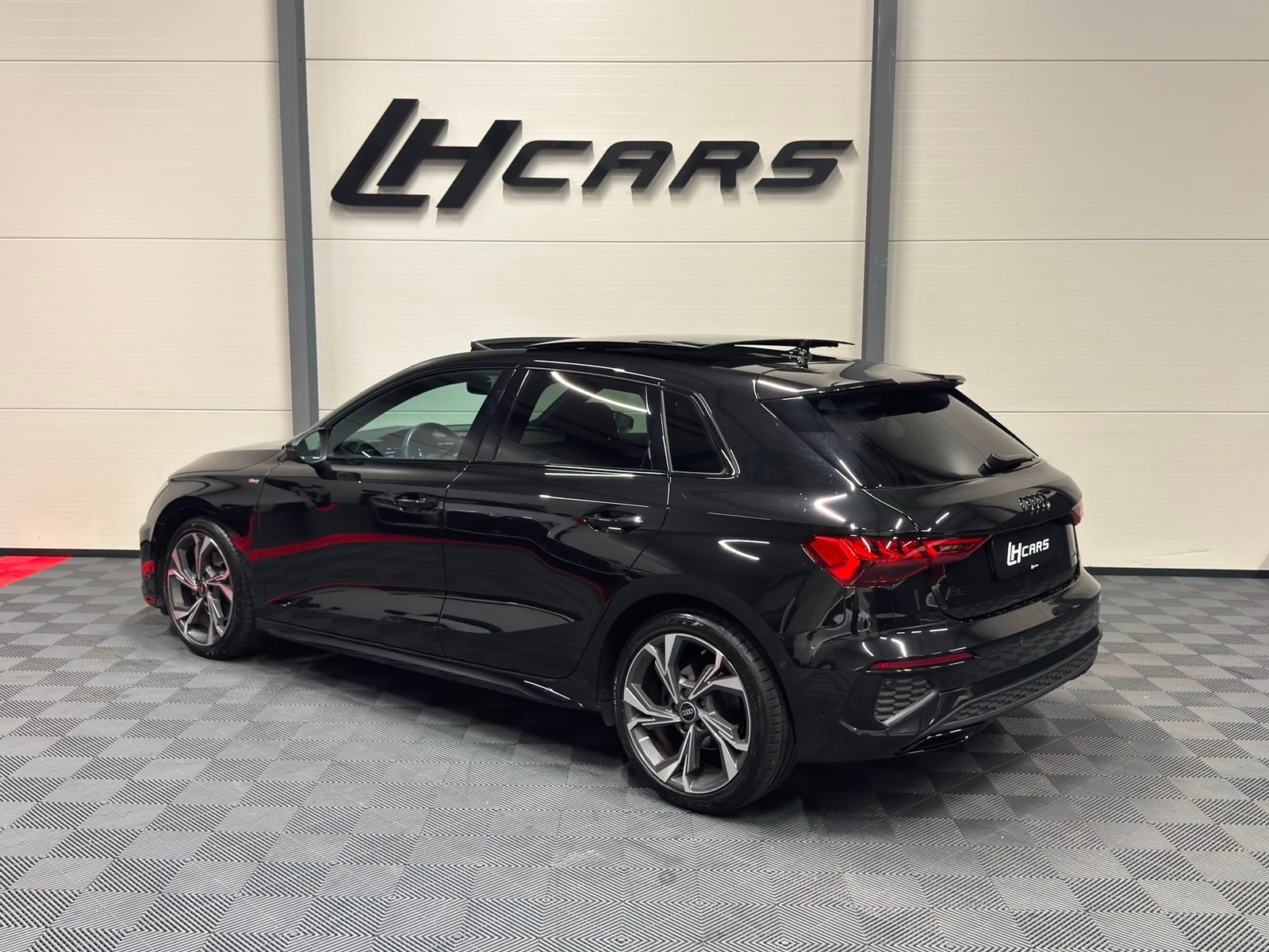 AUDI A3 Sportback 2.0 40 TFSI S Line quattro S-Tronic, Petrol, Second hand / Used, Automatic - 3