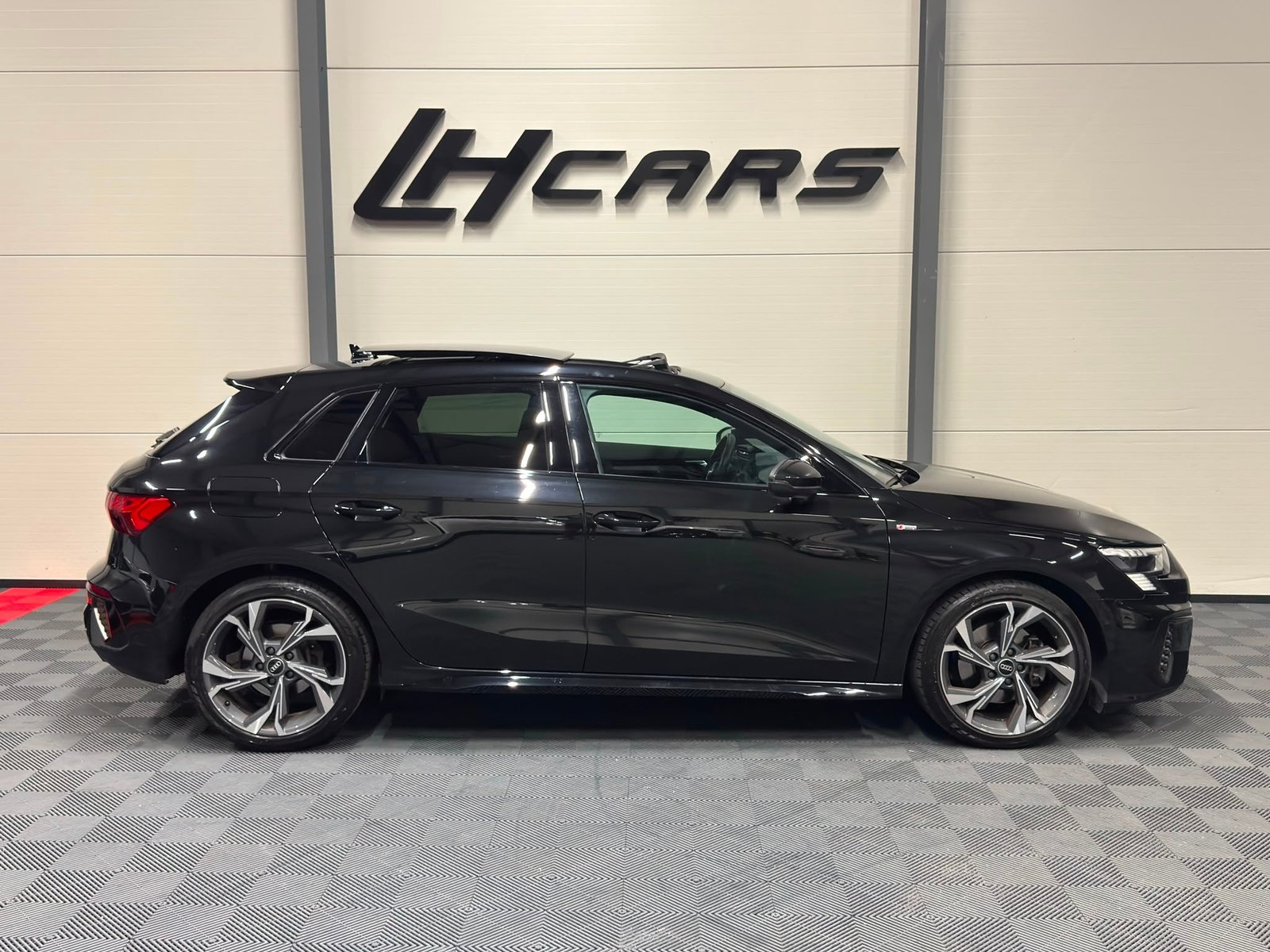 AUDI A3 Sportback 2.0 40 TFSI S Line quattro S-Tronic, Petrol, Second hand / Used, Automatic - 5