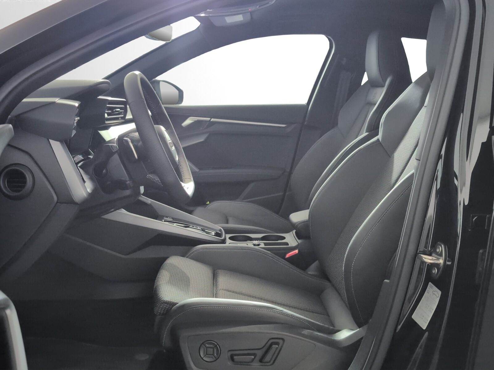 AUDI A3 Sportback 45 TFSI e S line Attraction, Full-Hybrid Petrol/Electric, Second hand / Used, Automatic - 6