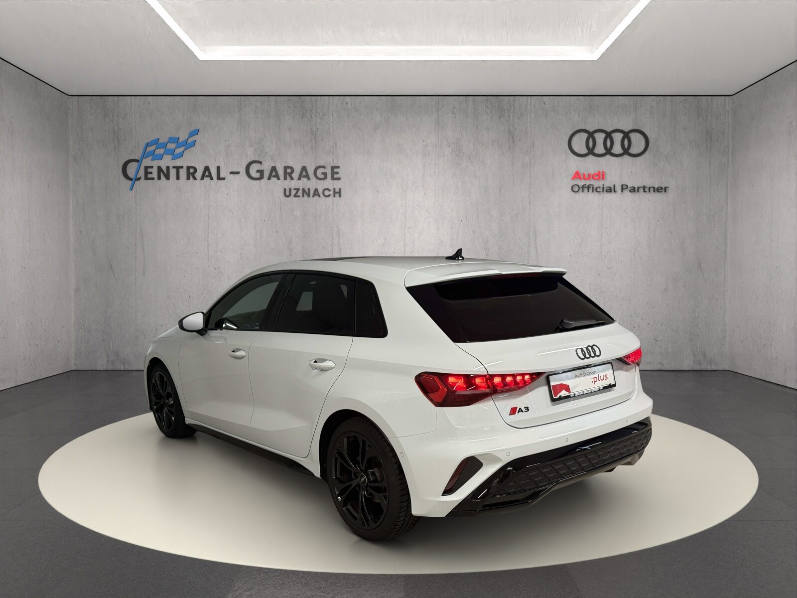 AUDI A3 Sportback 35 TFSI S line Attraction, Petrol, Second hand / Used, Automatic - 3