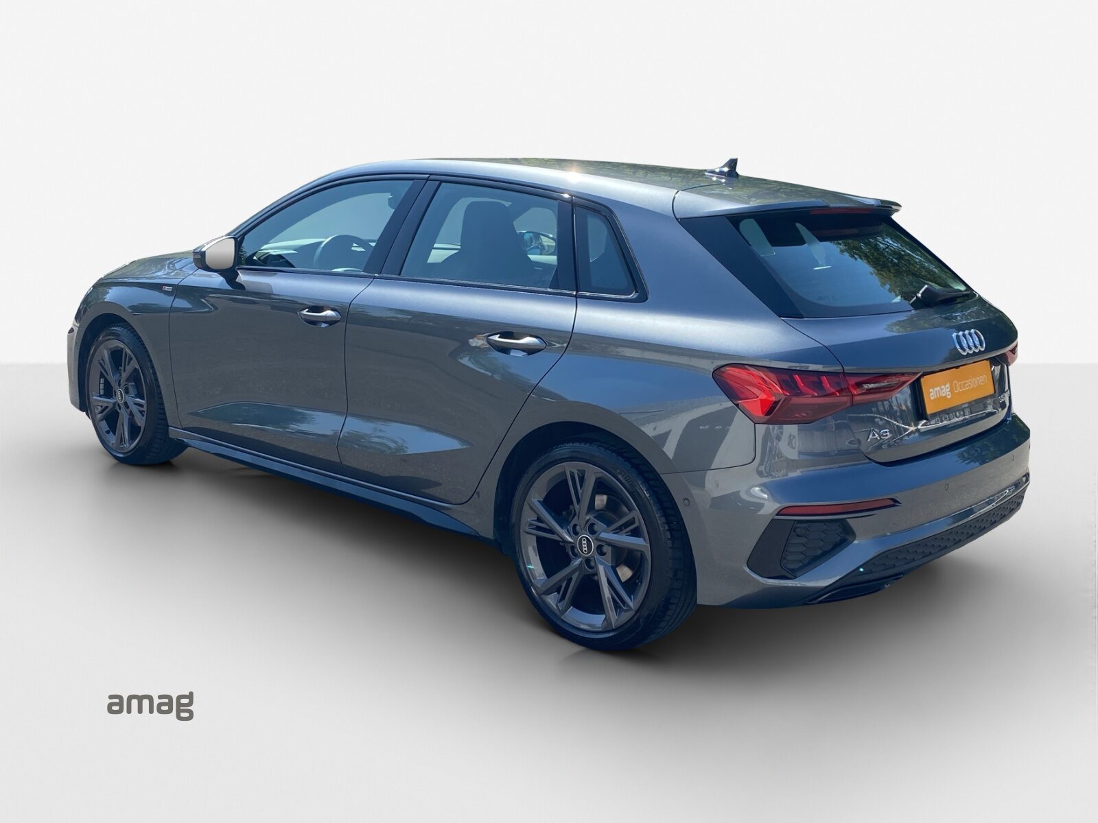 AUDI A3 Sportback 35 TFSI S line Attraction, Benzin, Occasion / Gebraucht, Automatik - 3