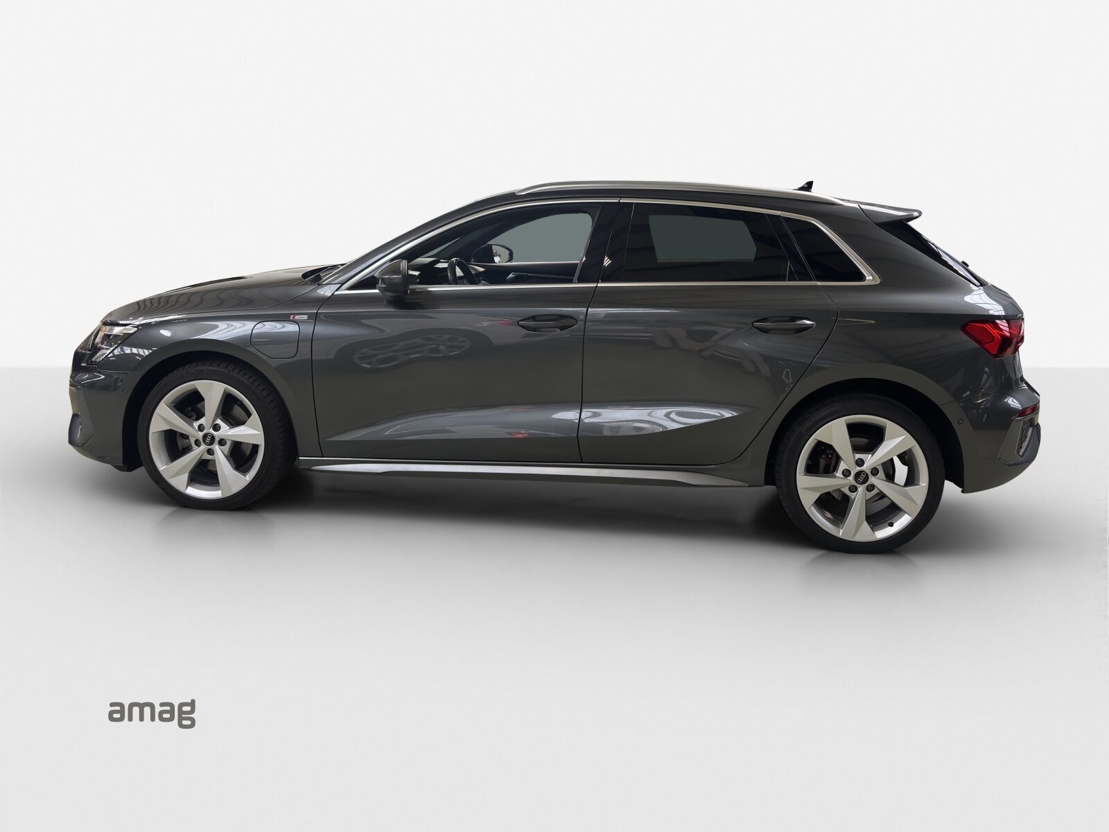 AUDI A3 Sportback 40 TFSI e S line Attraction, Full-Hybrid Petrol/Electric, Second hand / Used, Automatic - 3