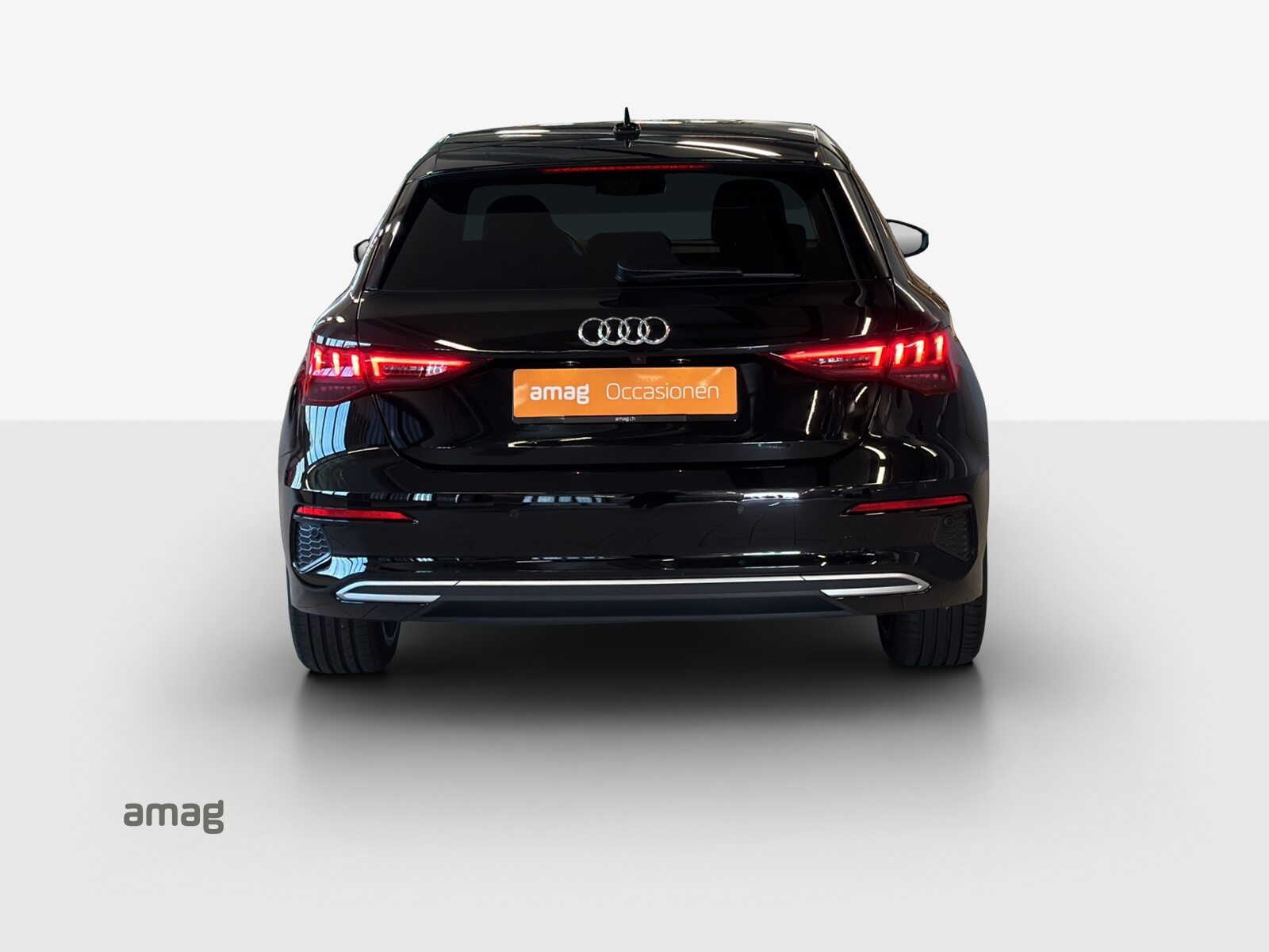 AUDI A3 Sportback 35 TFSI advanced Attraction, Petrol, Second hand / Used, Automatic - 4