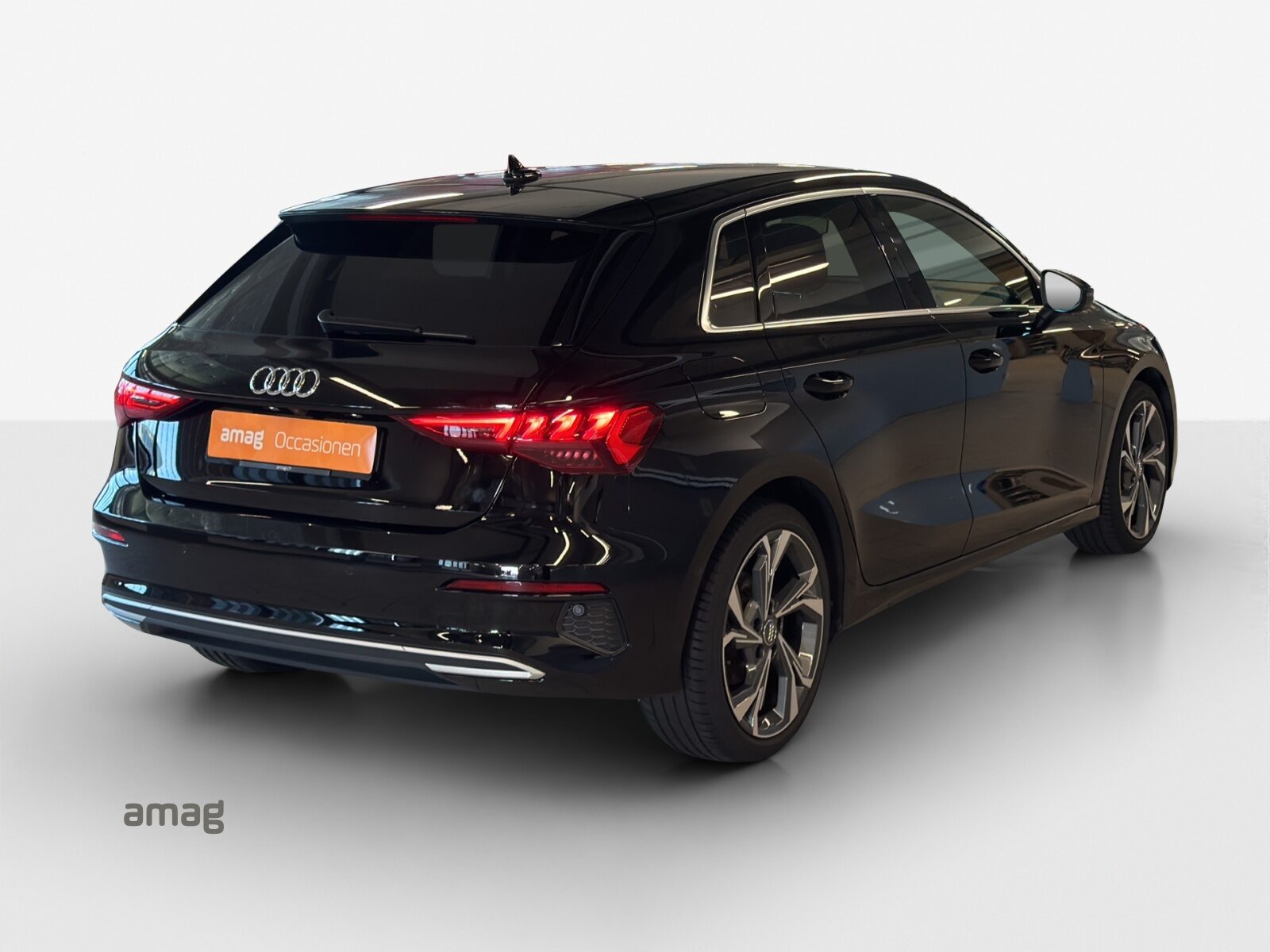 AUDI A3 Sportback 35 TFSI advanced Attraction, Petrol, Second hand / Used, Automatic - 5