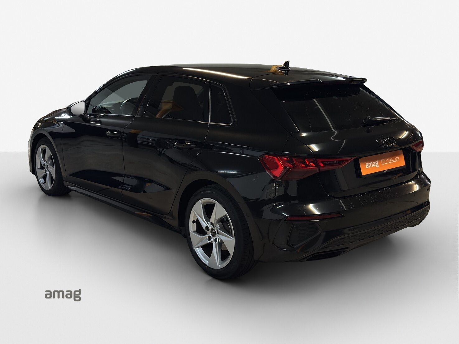 AUDI A3 Sportback 35 TFSI S line Attraction, Petrol, Second hand / Used, Automatic - 3