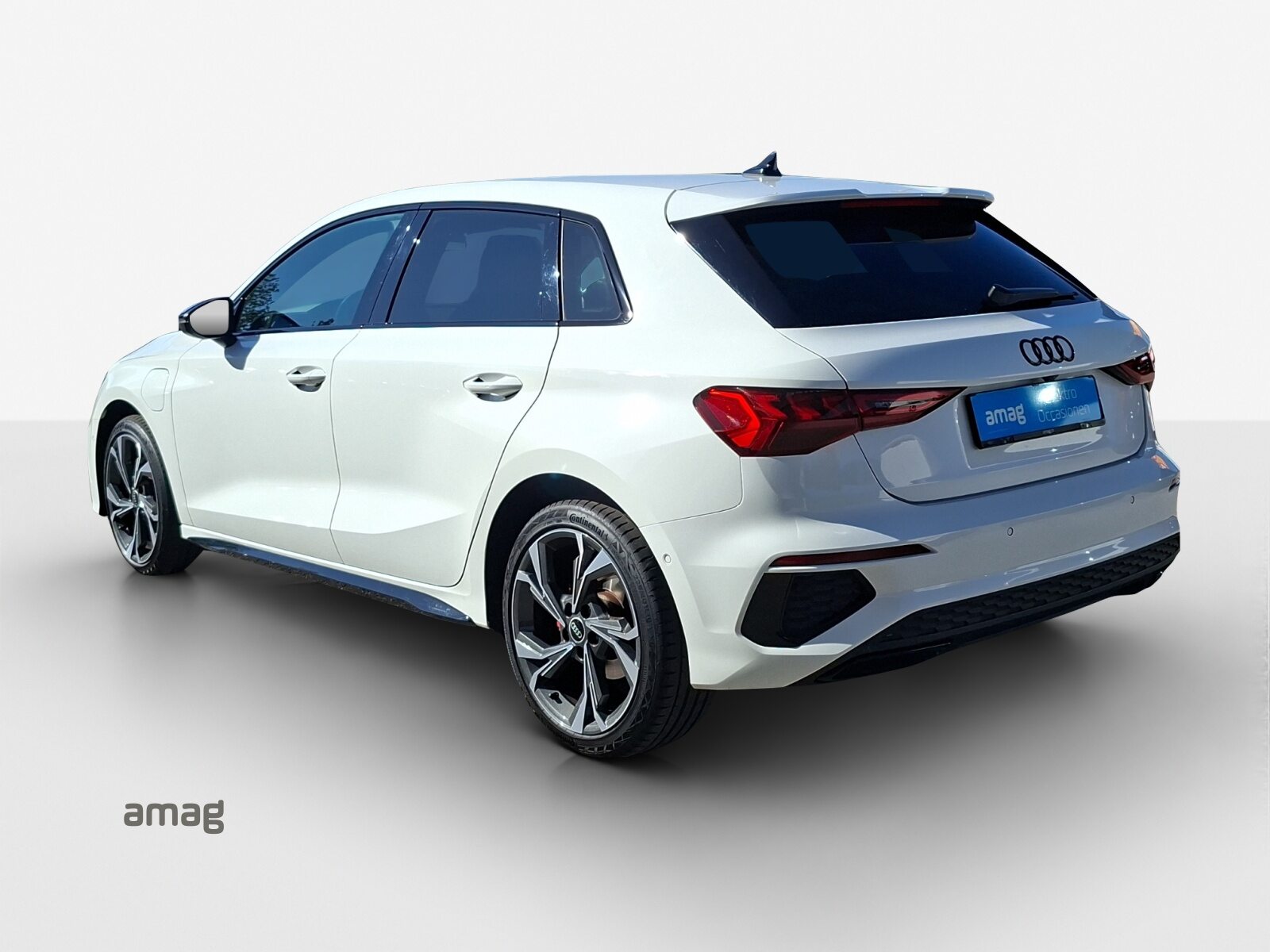 AUDI A3 Sportback 40 TFSI e S line, Hybride Intégral Essence/Électricité, Occasion / Utilisé, Automatique - 3