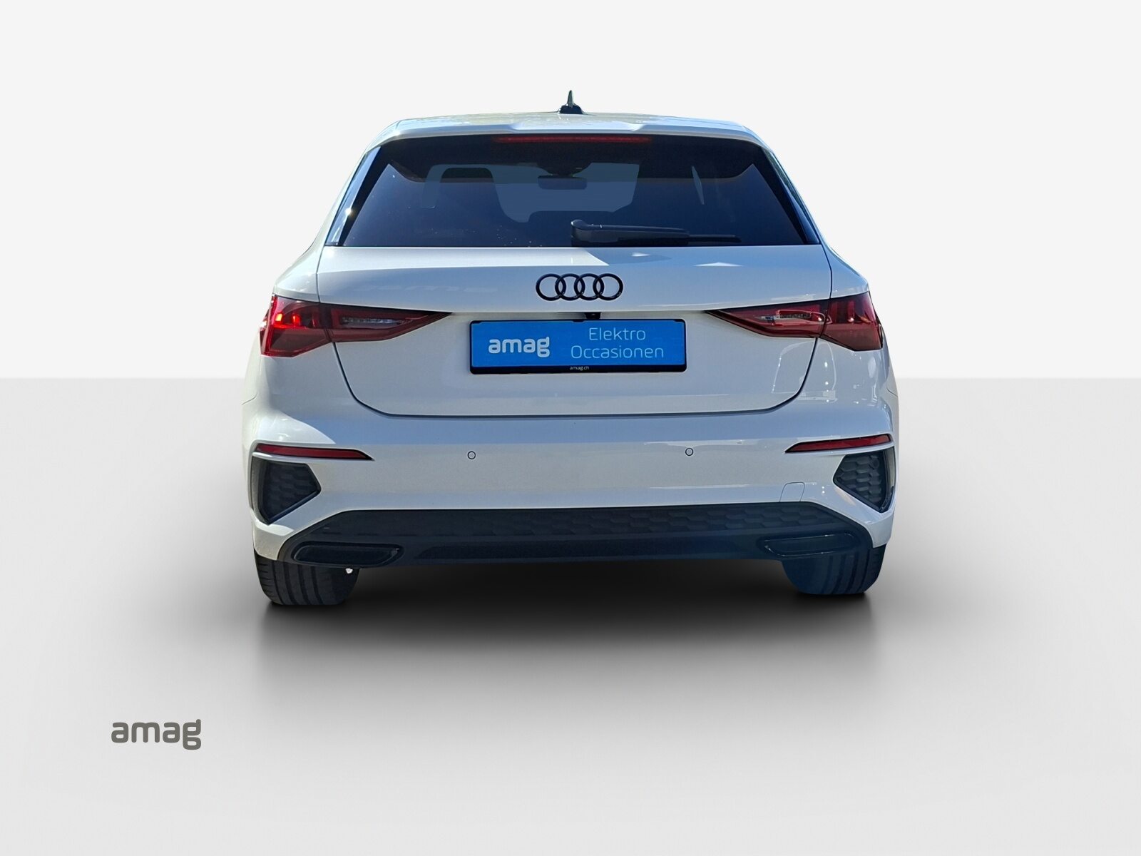 AUDI A3 Sportback 40 TFSI e S line, Hybride Intégral Essence/Électricité, Occasion / Utilisé, Automatique - 4
