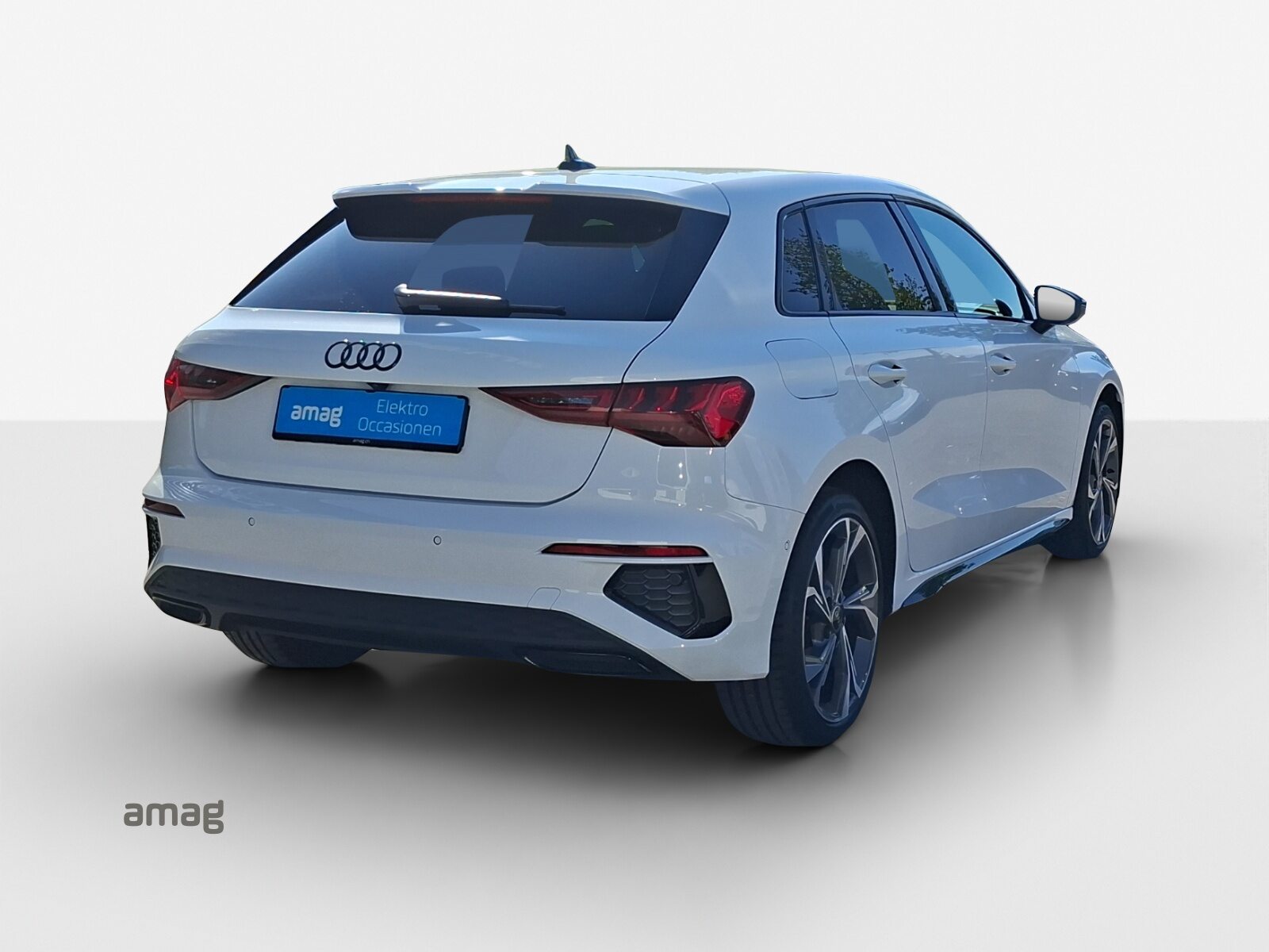 AUDI A3 Sportback 40 TFSI e S line, Hybride Intégral Essence/Électricité, Occasion / Utilisé, Automatique - 5