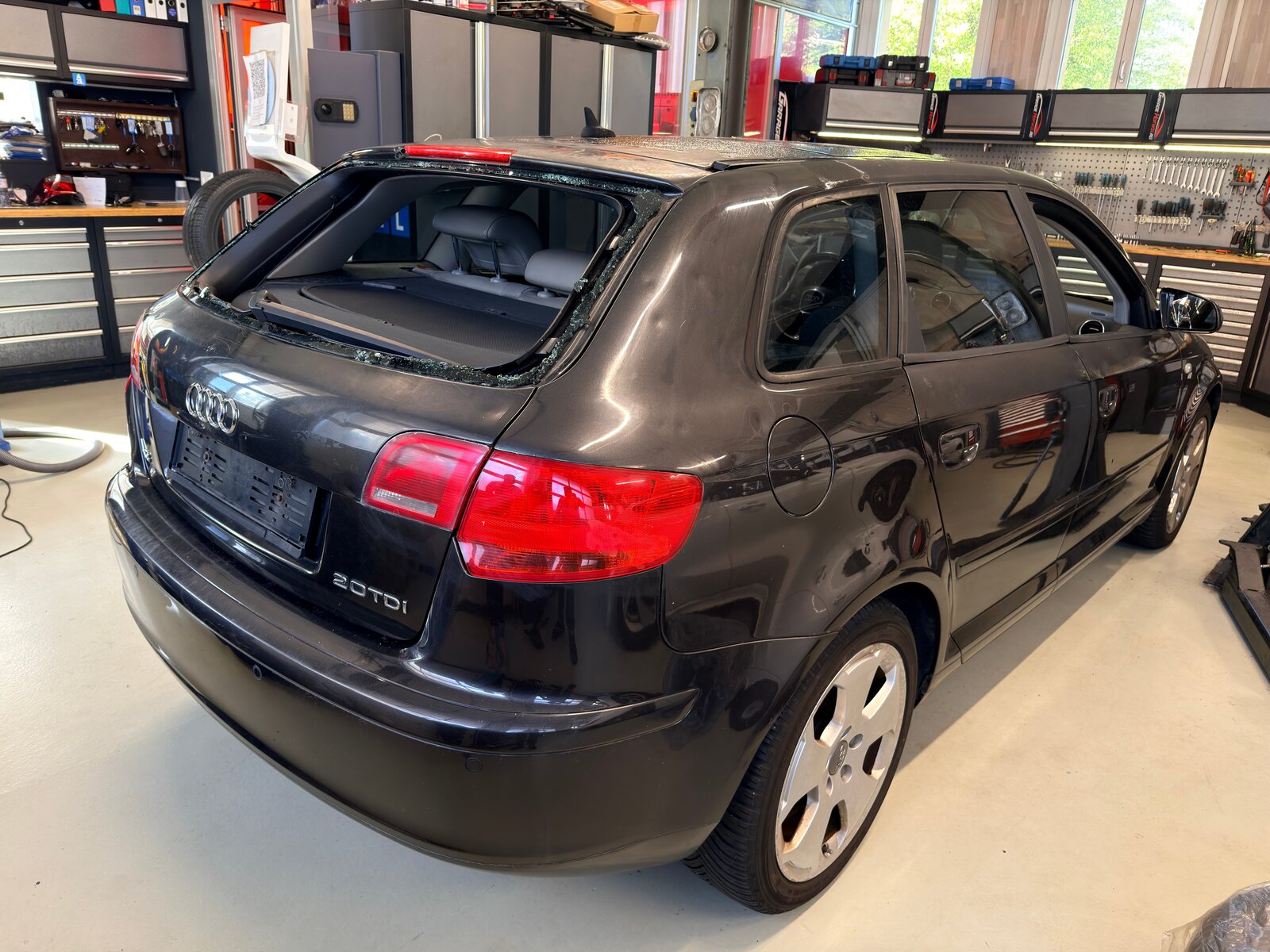 AUDI A3 Sportback 2.0 TDI Ambition HAGELSCHADEN, Diesel, Occasion / Gebraucht, Automatik - 4
