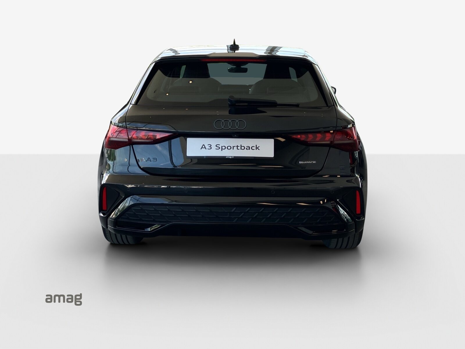 AUDI A3 Sportback TFSI e 200 kW S line Attraction, Voll-Hybrid Benzin/Elektro, Occasion / Gebraucht, Automatik - 4