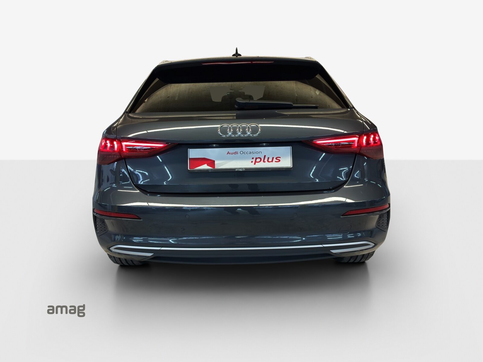 AUDI A3 Sportback 40 TFSI e S line, Full-Hybrid Petrol/Electric, Second hand / Used, Automatic - 4