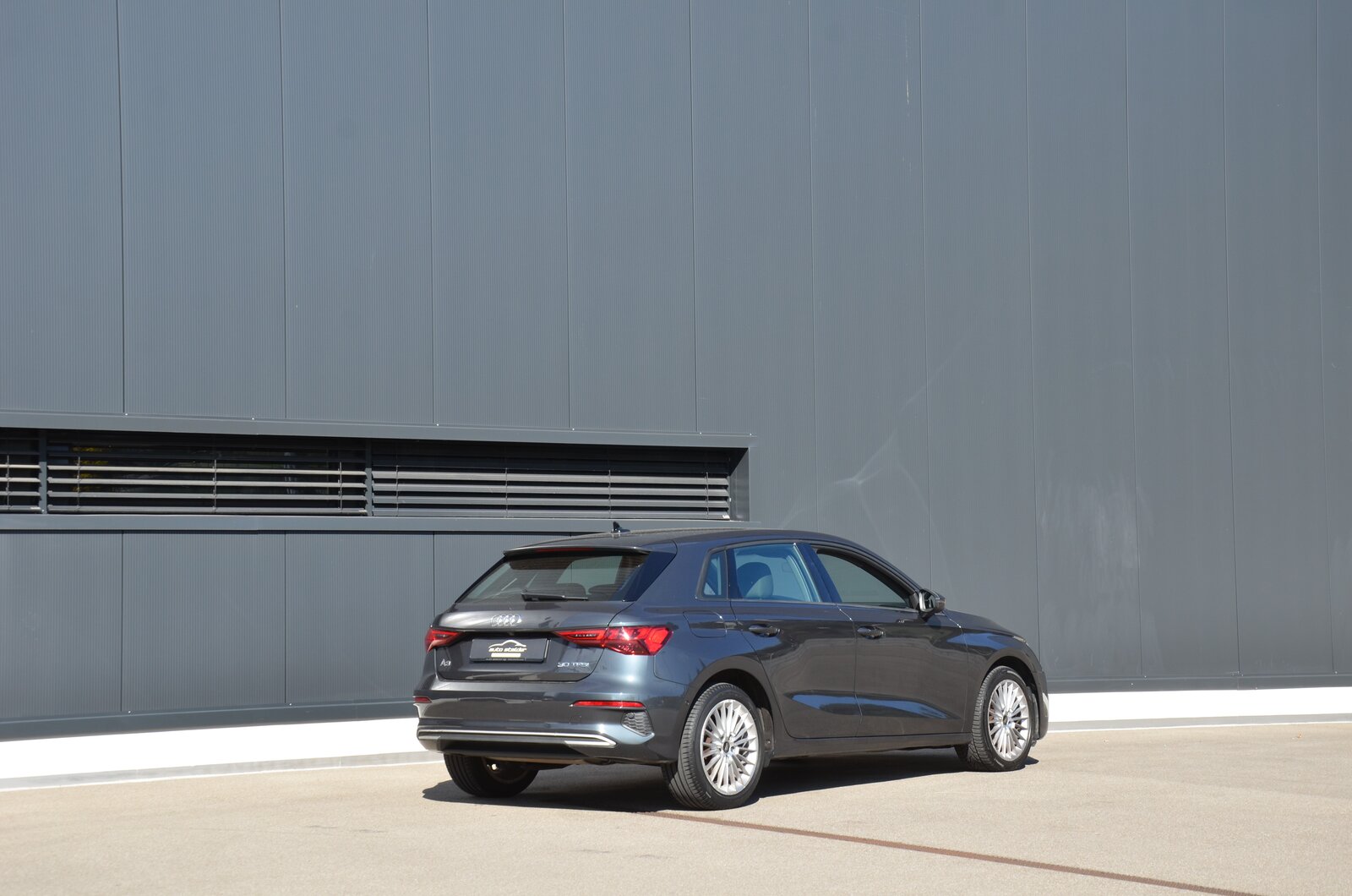 AUDI A3 Sportback 30 TFSI advanced S-tronic, Mild-Hybrid Benzin/Elektro, Occasion / Gebraucht, Automatik - 3