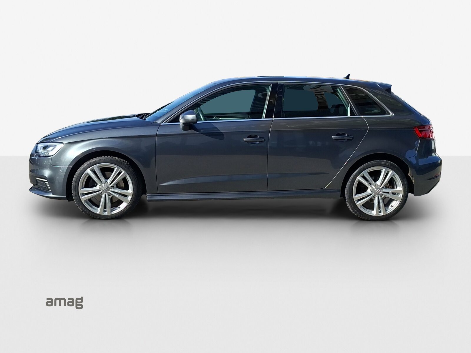 AUDI A3 Sportback 40 TFSI e sport, Full-Hybrid Petrol/Electric, Second hand / Used, Automatic - 2