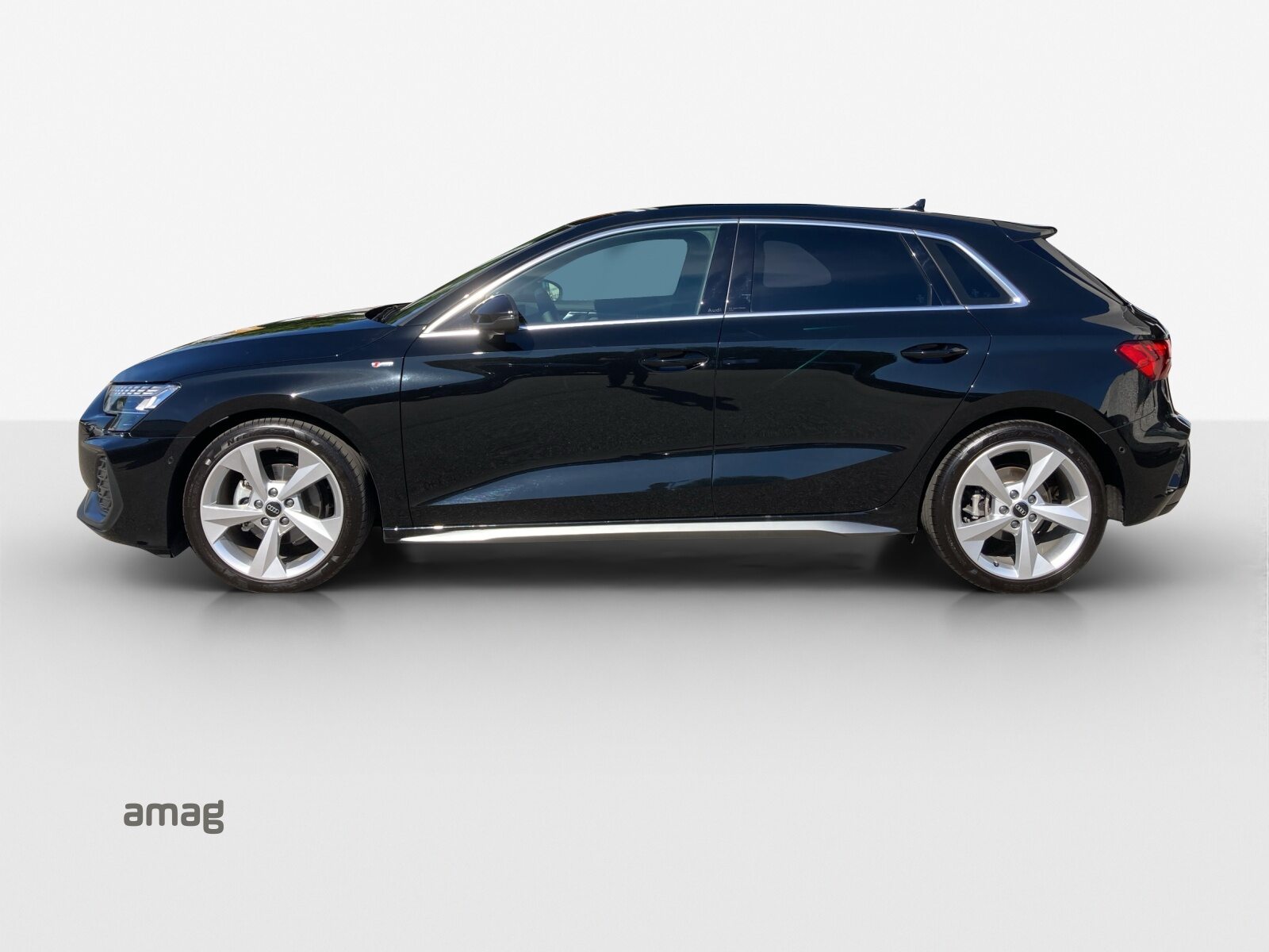 AUDI A3 Sportback TFSI 110 kW S line, Benzin, Occasion / Gebraucht, Automatik - 2