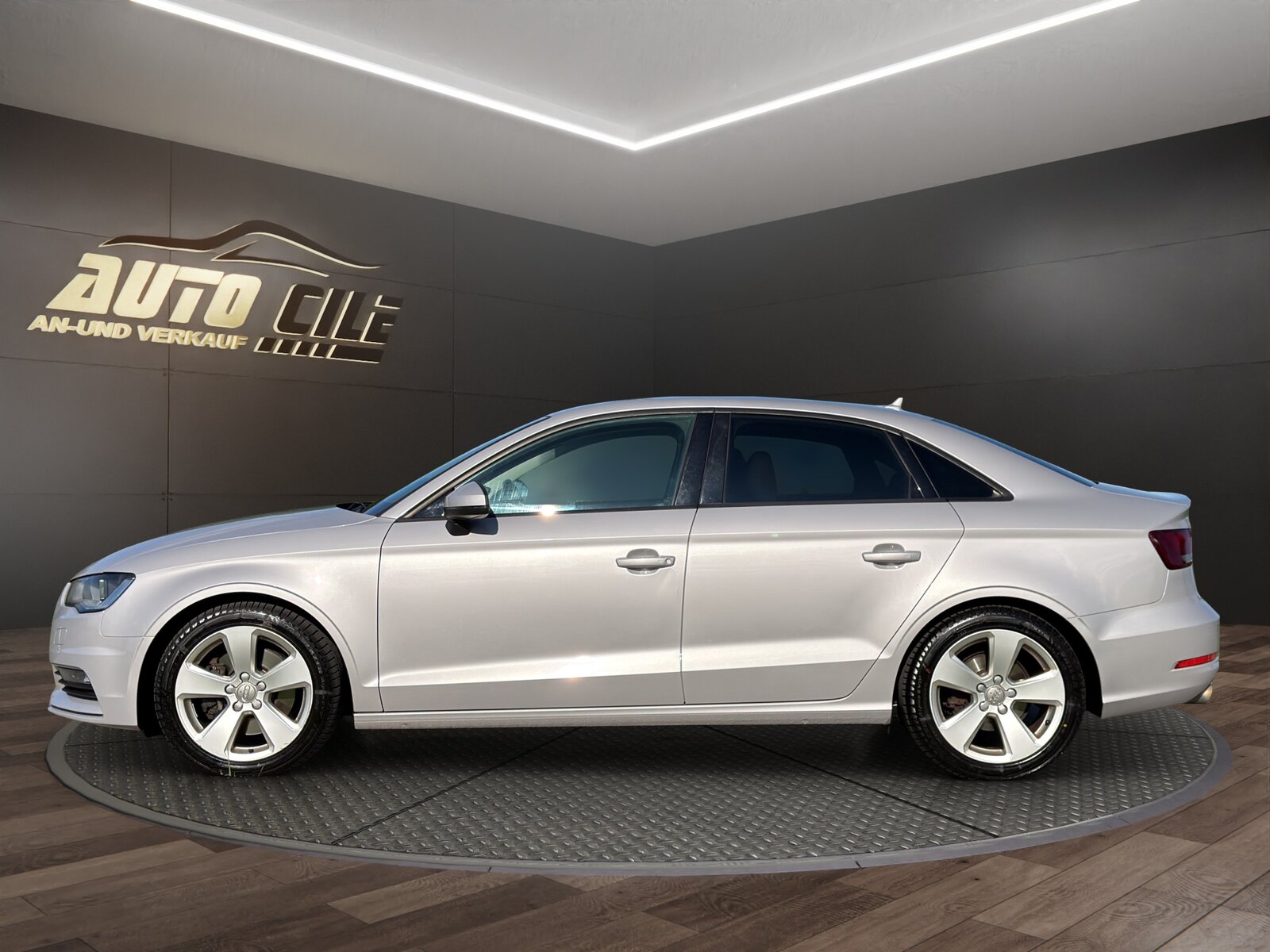 AUDI A3 Limousine 2.0 TDI Attraction, Diesel, Second hand / Used, Manual - 4