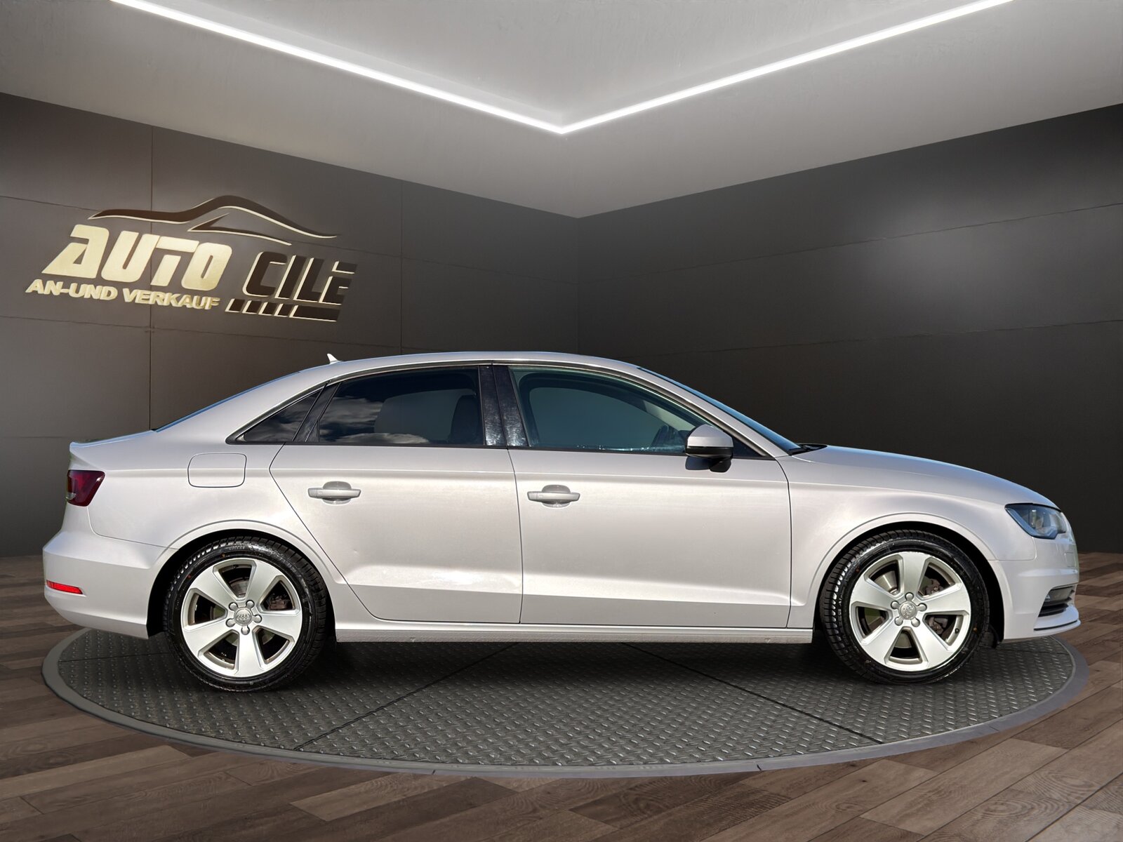 AUDI A3 Limousine 2.0 TDI Attraction, Diesel, Second hand / Used, Manual - 5
