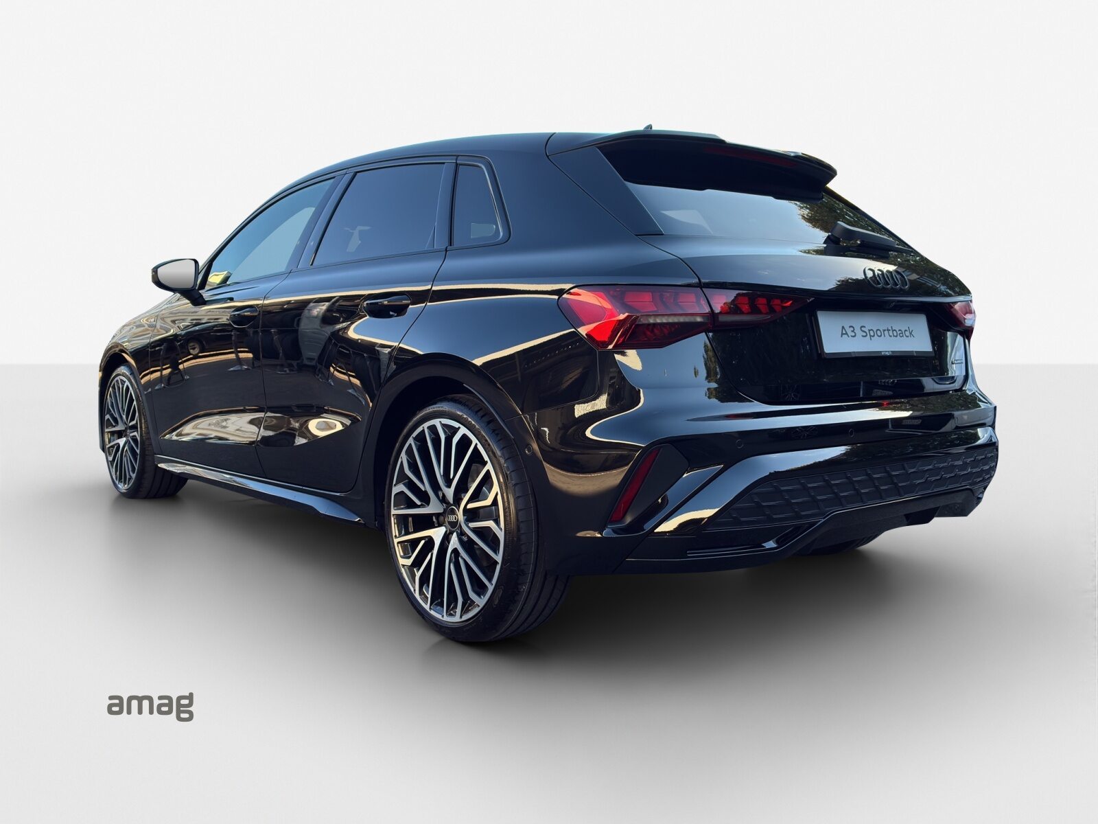 AUDI A3 Sportback TFSI 150 kW S line, Benzin, Occasion / Gebraucht, Automatik - 3