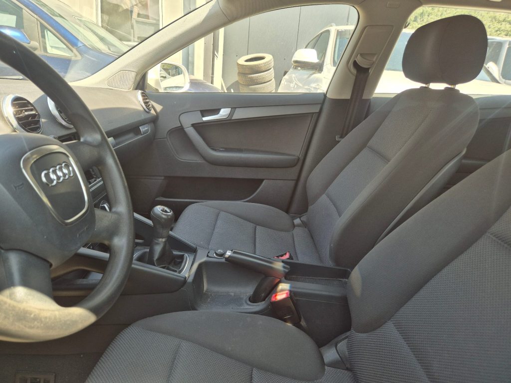 AUDI A3 1.8 16V T FSI quat., Petrol, Second hand / Used, Manual - 5
