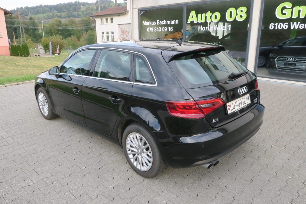 AUDI A3 1.4 T FSI ultra Attract. S-Tr, Benzin, Occasion / Gebraucht, Automatik - 4
