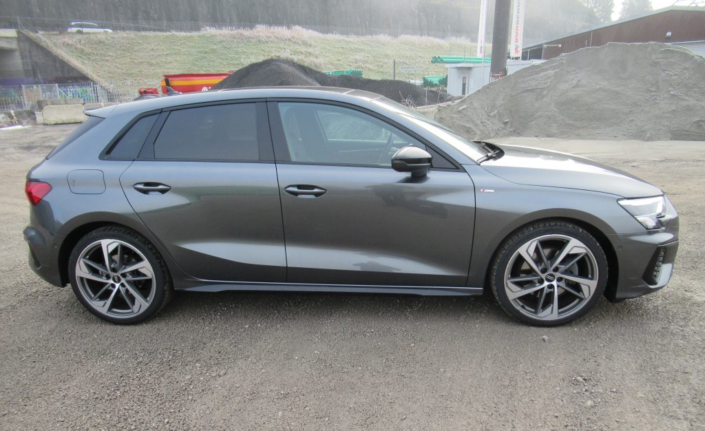 AUDI A3 2.0 40 TFSI S Line quattro S-Tronic, Essence, Occasion / Utilisé, Automatique - 4