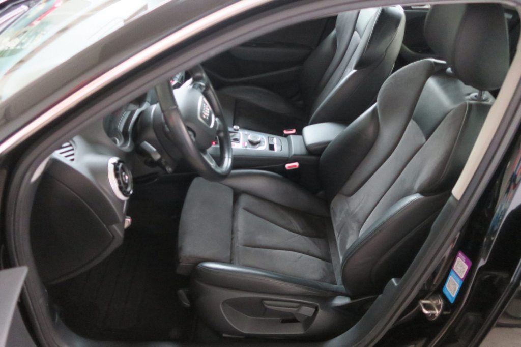 AUDI A3 1.4 T FSI ultra Attract. S-Tr, Benzin, Occasion / Gebraucht, Automatik - 5