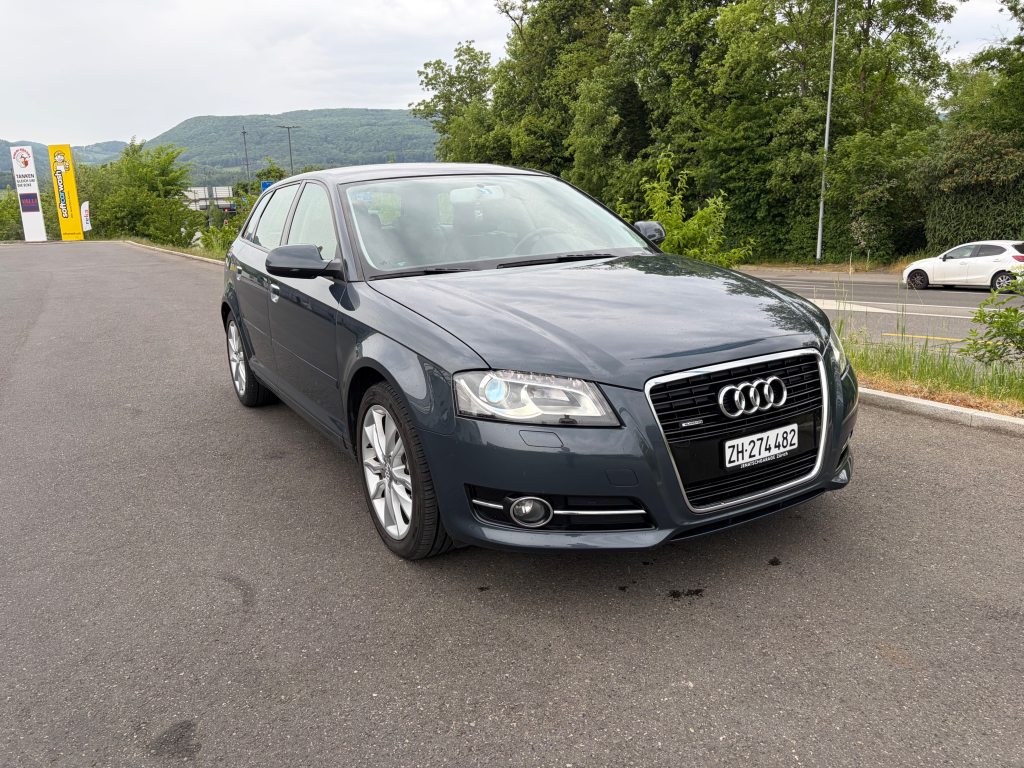 AUDI A3 1.8 T FSI Snow quattro, Petrol, Second hand / Used, Manual - 2