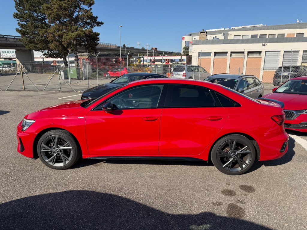 AUDI A3 X, Hybride Léger Essence/Électricité, Occasion / Utilisé, Automatique - 3