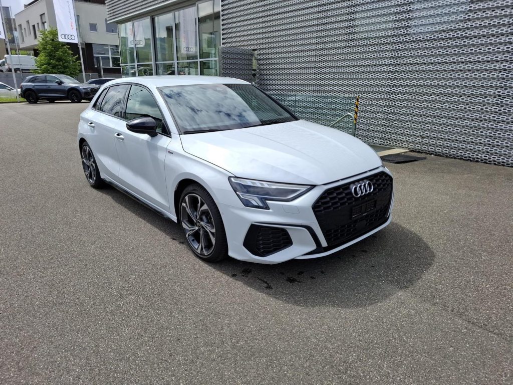 AUDI A3 1.5 35 TFSI S Line Attraction S-Tronic, Mild-Hybrid Petrol/Electric, Second hand / Used, Automatic - 4