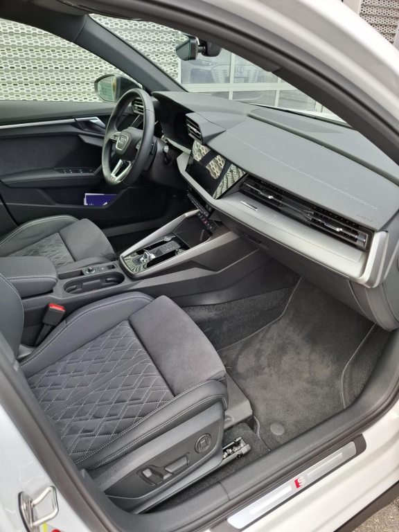 AUDI A3 1.5 35 TFSI S Line Attraction S-Tronic, Mild-Hybrid Petrol/Electric, Second hand / Used, Automatic - 6