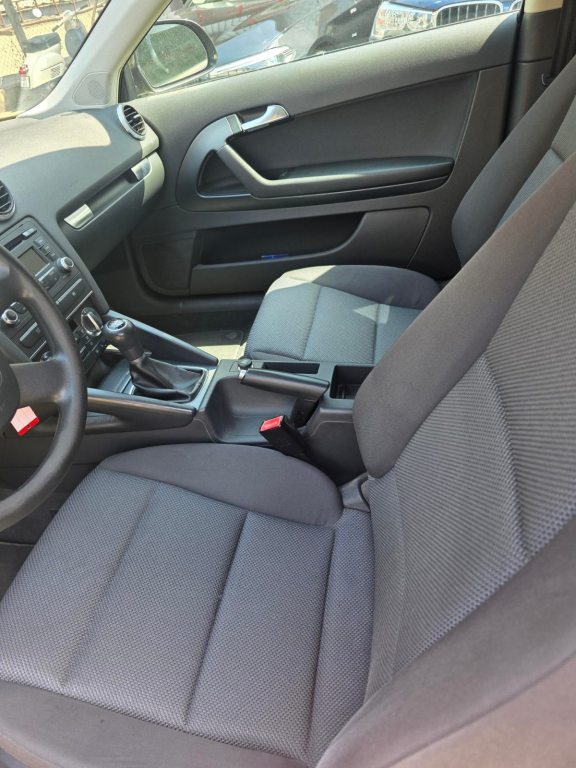 AUDI A3 1.8 T FSI Attraction, Petrol, Second hand / Used, Manual - 7