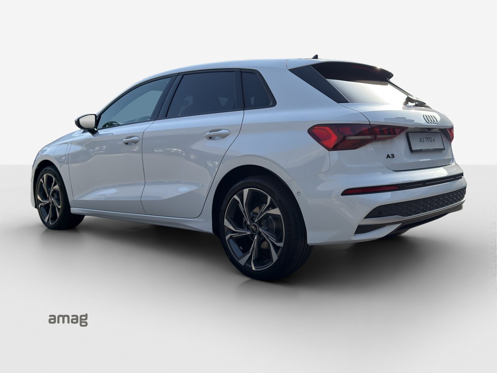 AUDI A3 Sportback 40 TFSI e Attraction, Full hybrid petrol/electric, Used, Automatic - 3