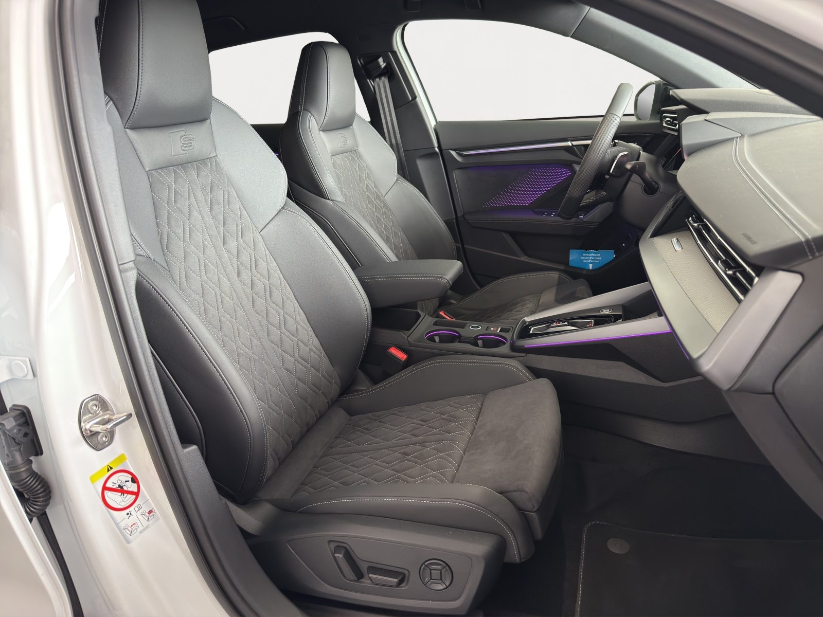 AUDI A3 Sportback 45 TFSI e S line, Hybride Intégral Essence/Électricité, Voiture de démonstration, Automatique - 7