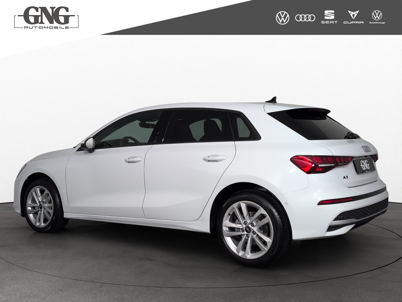 AUDI A3 Sportback TFSI 110 kW Attraction, Petrol, Ex-demonstrator, Automatic - 2