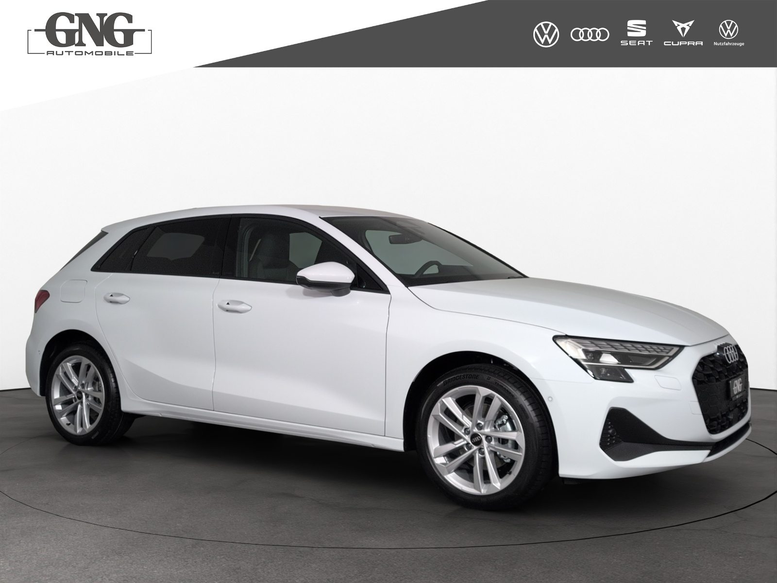 AUDI A3 Sportback TFSI 110 kW Attraction, Petrol, Ex-demonstrator, Automatic - 4
