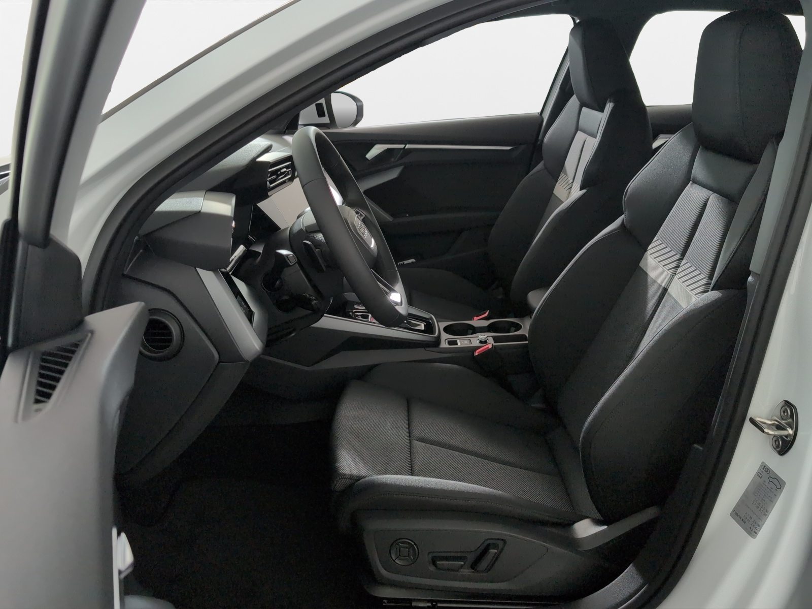 AUDI A3 Sportback TFSI 110 kW Attraction, Petrol, Ex-demonstrator, Automatic - 5