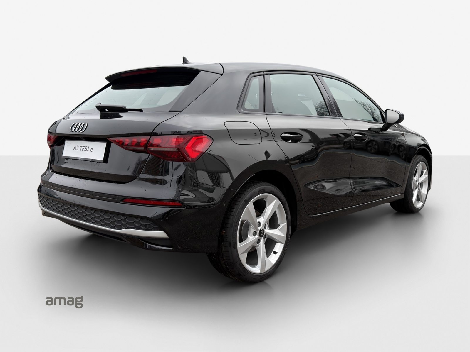 AUDI A3 Sportback 40 TFSI e Attraction, Voll-Hybrid Benzin/Elektro, Vorführwagen, Automatik - 5