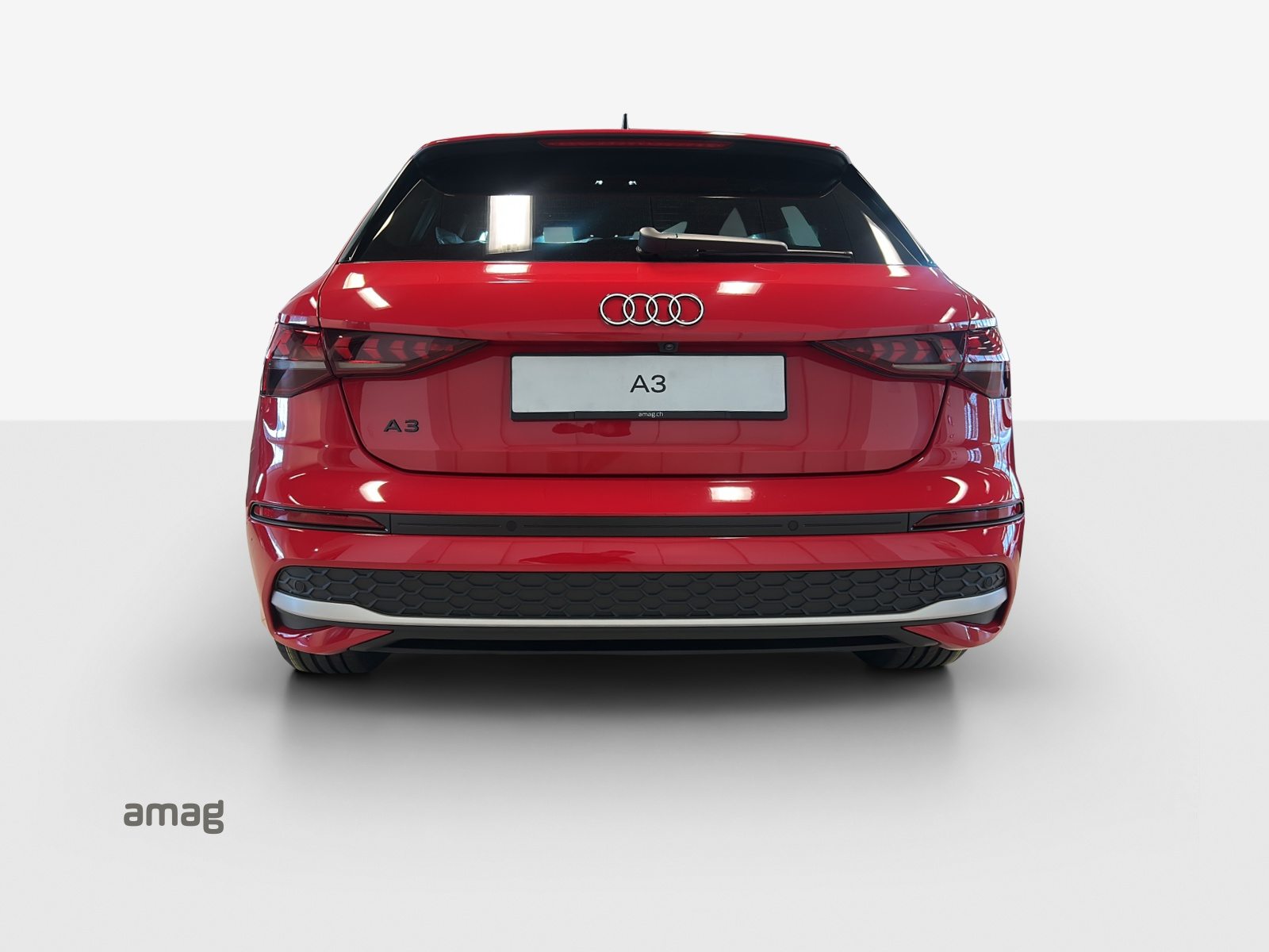 AUDI A3 Sportback TFSI 110 kW Attraction, Petrol, Ex-demonstrator, Automatic - 4