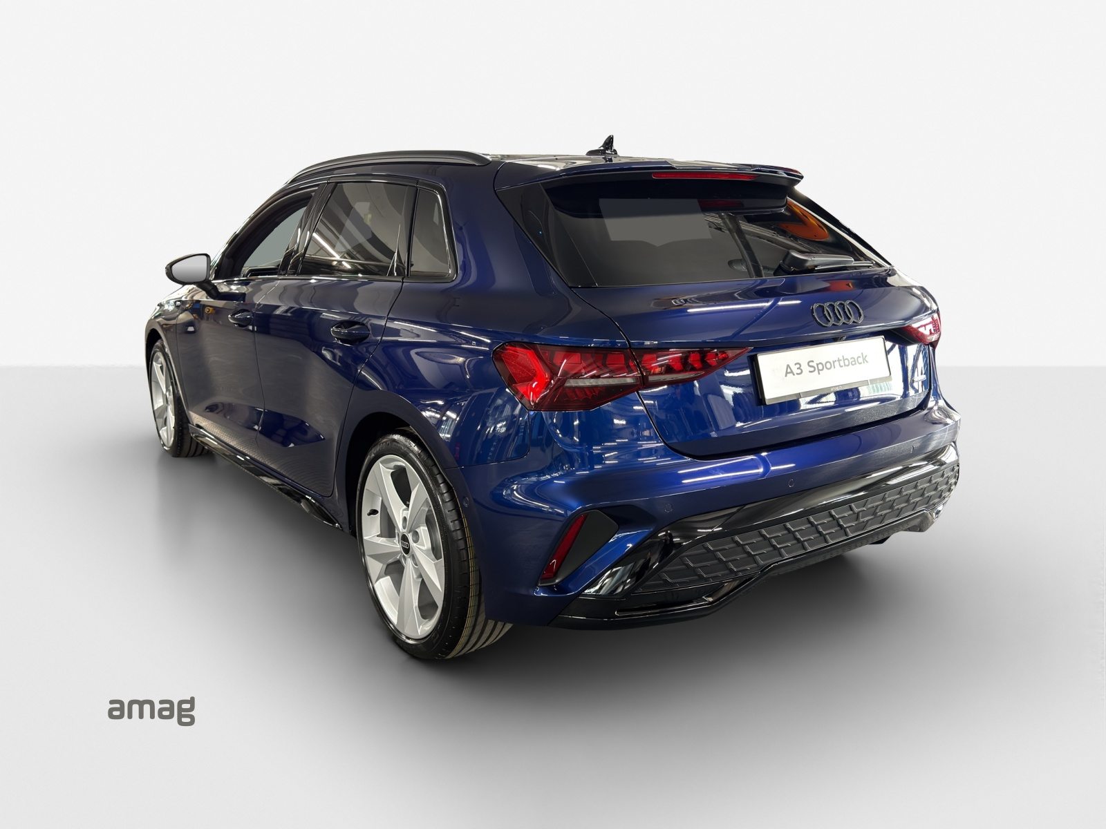 AUDI A3 Sportback 40 TFSI S line, Benzin, Vorführwagen, Automatik - 3