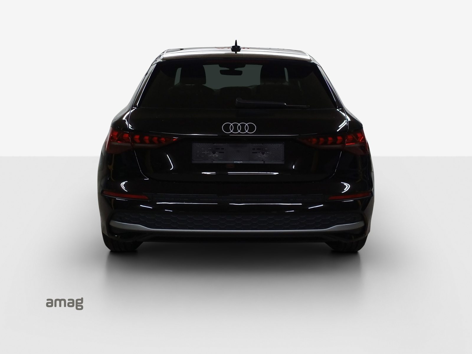 AUDI A3 Sportback TFSI 110 kW Attraction, Essence, Voiture de démonstration, Automatique - 4