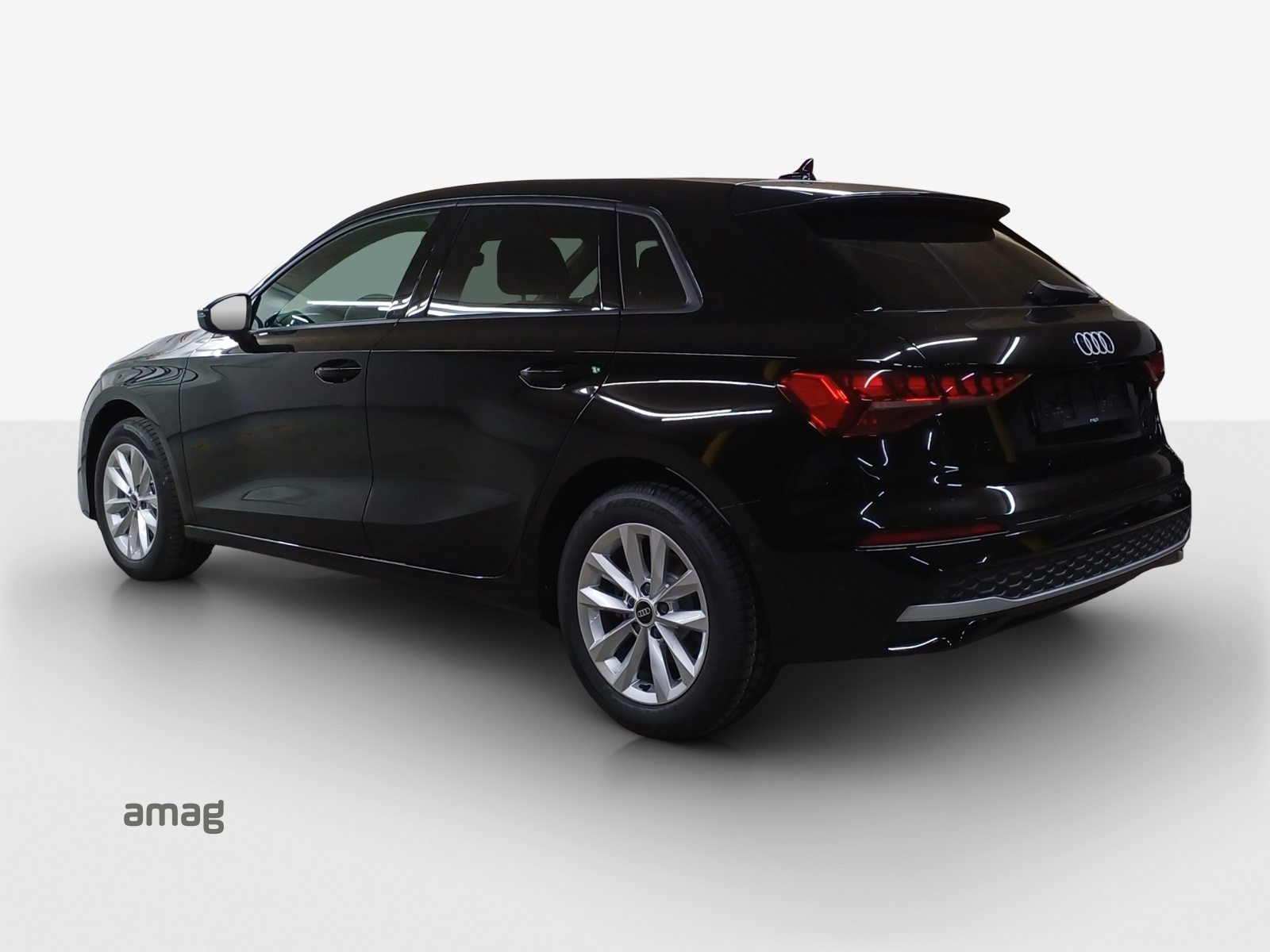 AUDI A3 Sportback TFSI 110 kW Attraction, Petrol, Ex-demonstrator, Automatic - 3