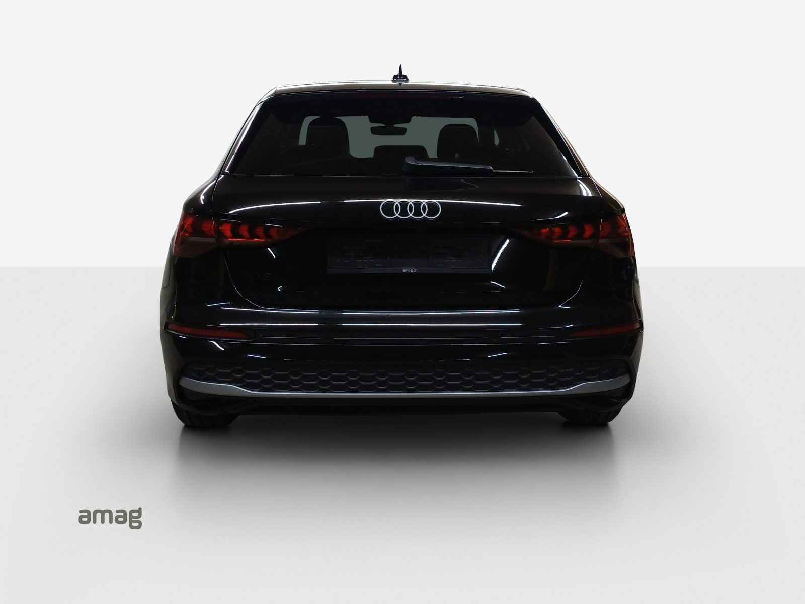 AUDI A3 Sportback TFSI 110 kW Attraction, Petrol, Ex-demonstrator, Automatic - 4