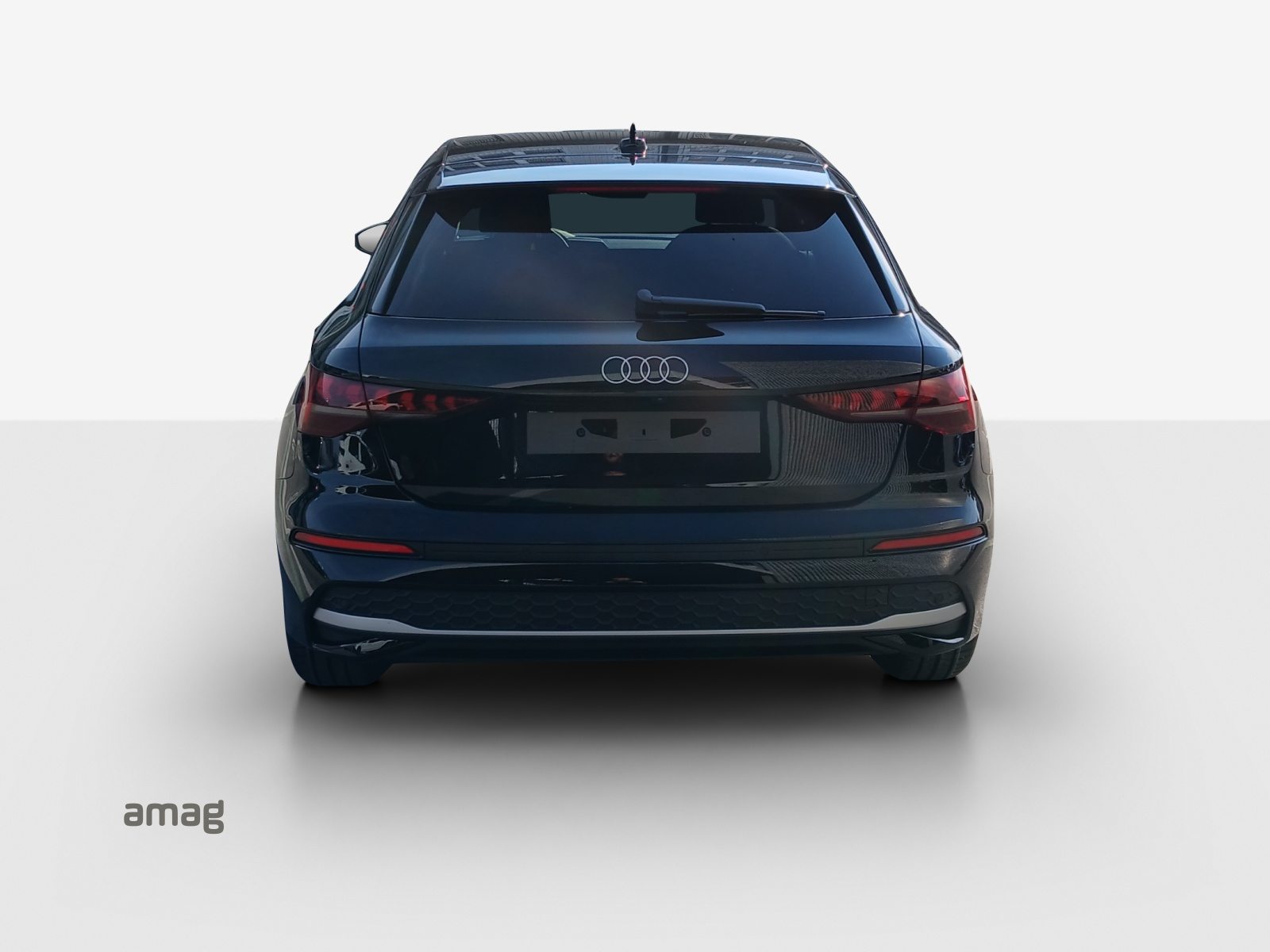 AUDI A3 Sportback TFSI 110 kW Attraction, Petrol, Ex-demonstrator, Automatic - 4