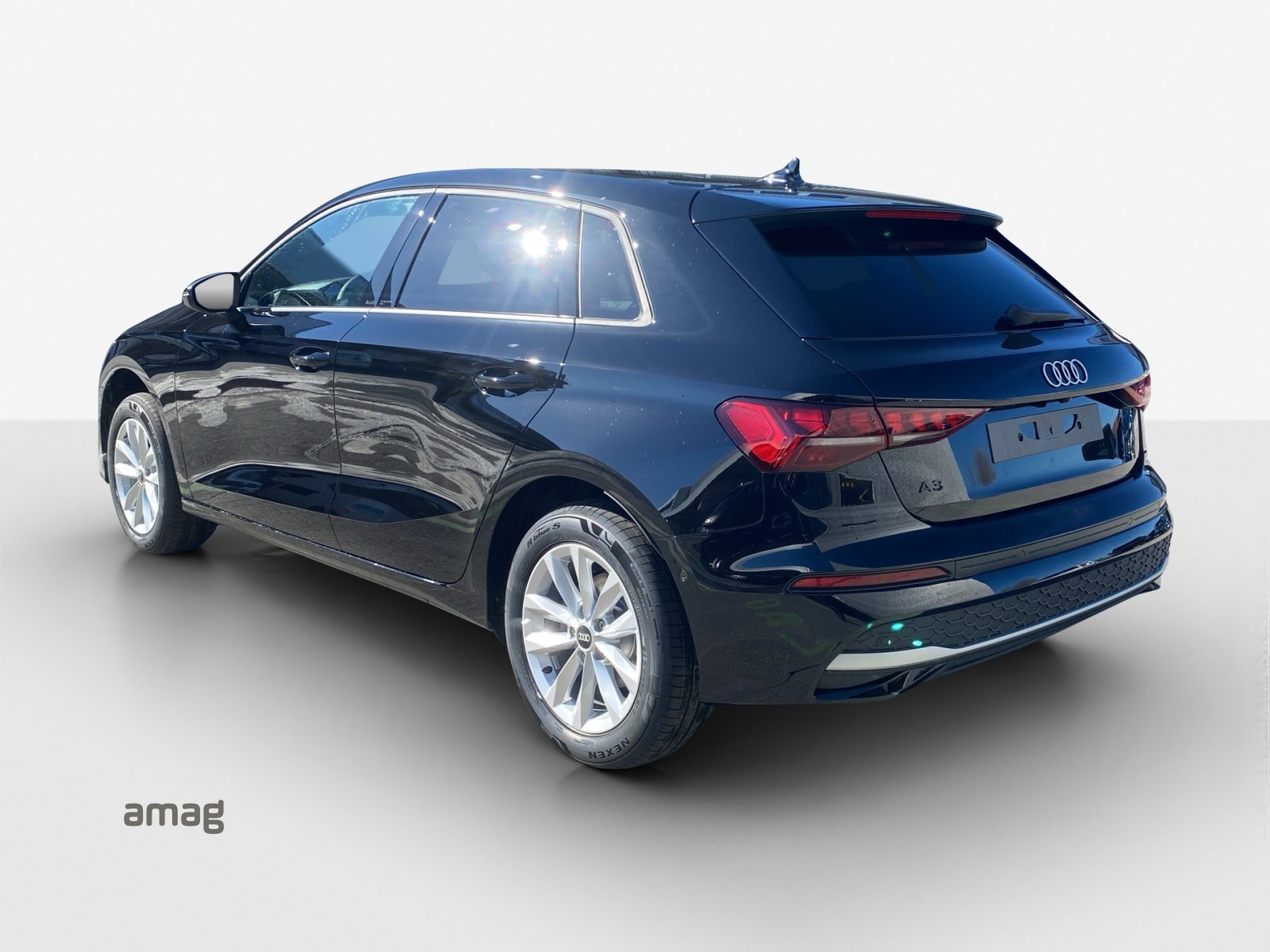 AUDI A3 Sportback TFSI 110 kW Attraction, Petrol, Ex-demonstrator, Automatic - 4