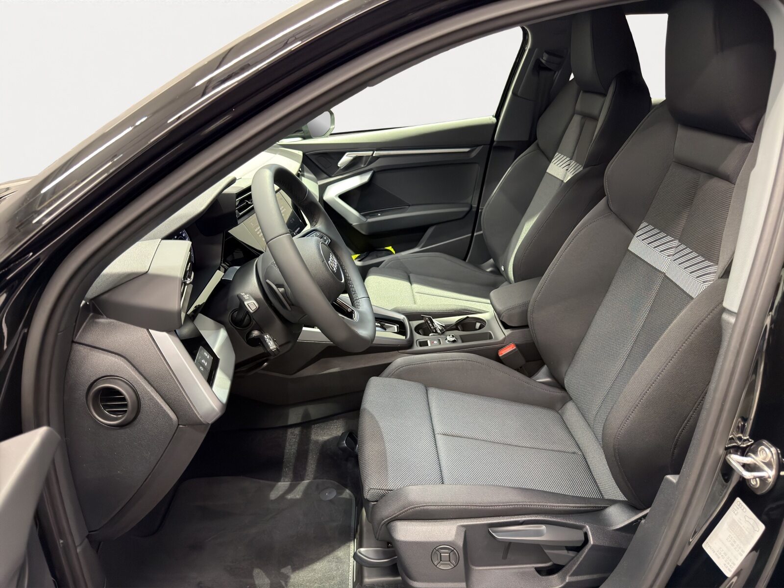 AUDI A3 Sportback TFSI 110 kW Attraction, Essence, Voiture de démonstration, Automatique - 5