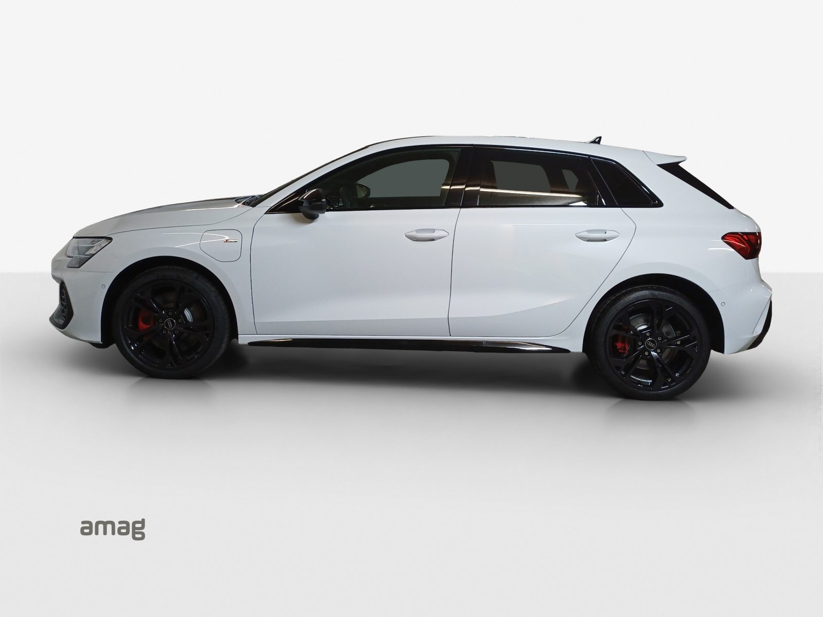 AUDI A3 Sportback 45 TFSI e S line, Hybride Intégral Essence/Électricité, Voiture de démonstration, Automatique - 2