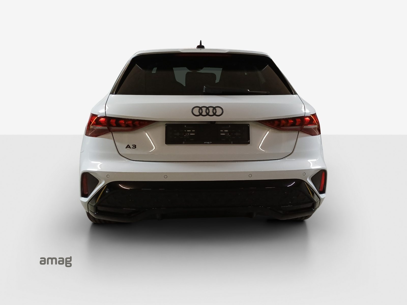 AUDI A3 Sportback 45 TFSI e S line, Hybride Intégral Essence/Électricité, Voiture de démonstration, Automatique - 4