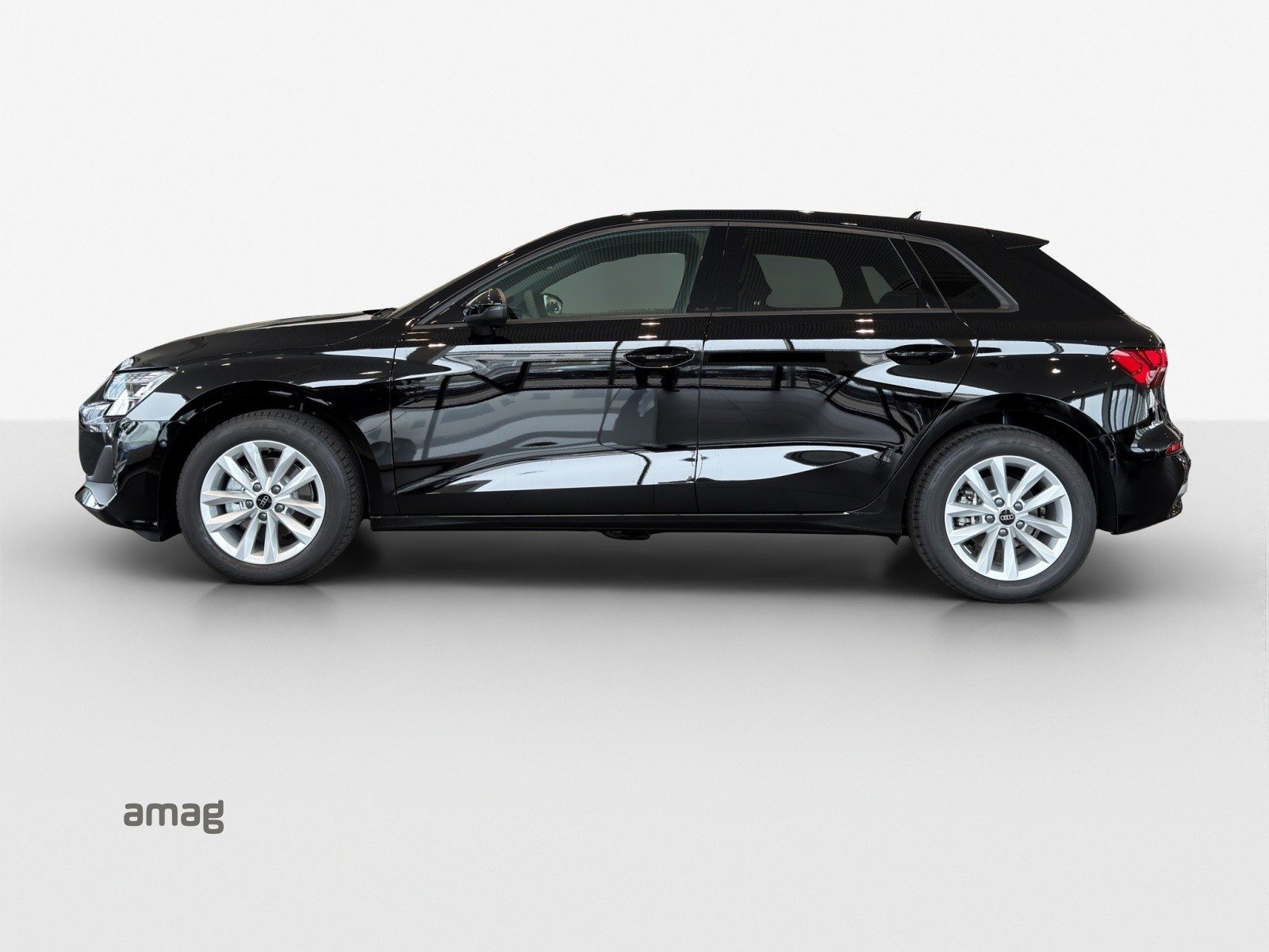 AUDI A3 Sportback TFSI 110 kW Attraction, Petrol, Ex-demonstrator, Automatic - 3