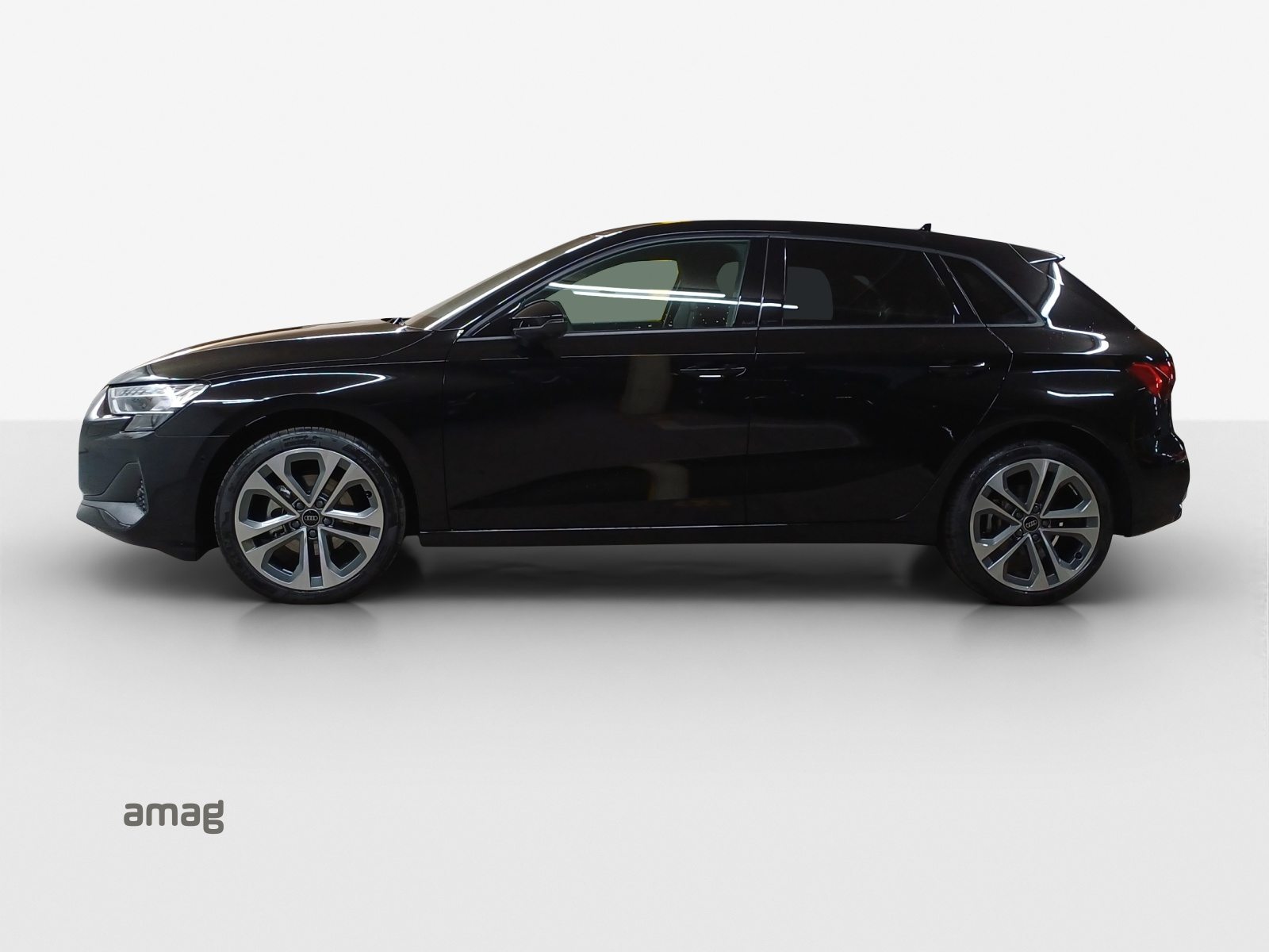 AUDI A3 Sportback TFSI 110 kW Attraction, Petrol, Ex-demonstrator, Automatic - 2